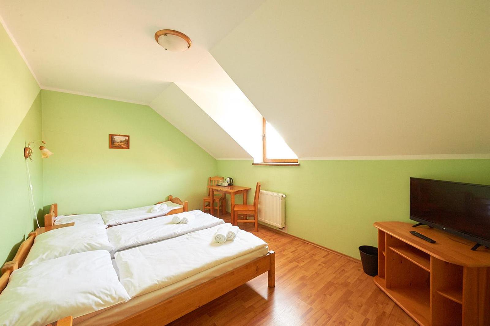 Economy Triple Room