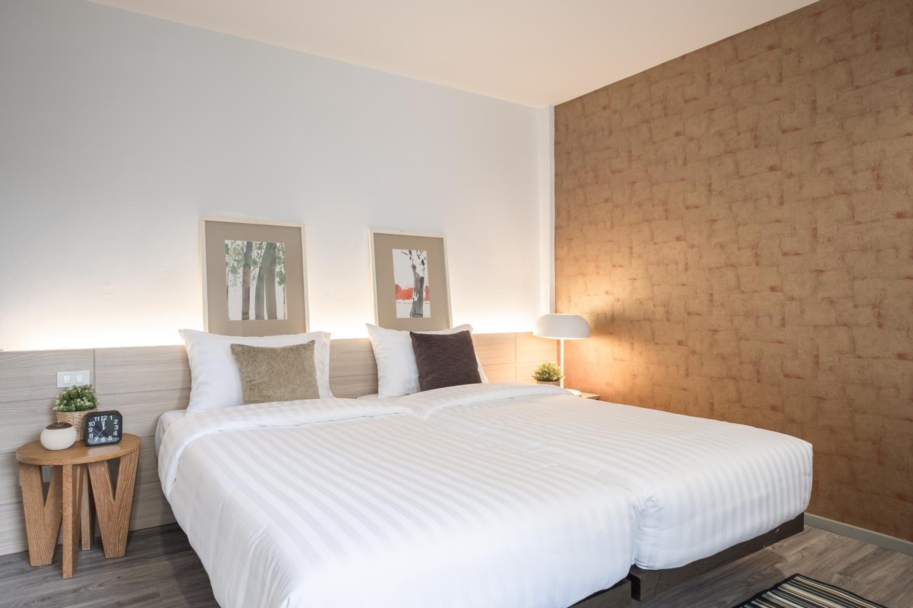 Standard King Room photo 1