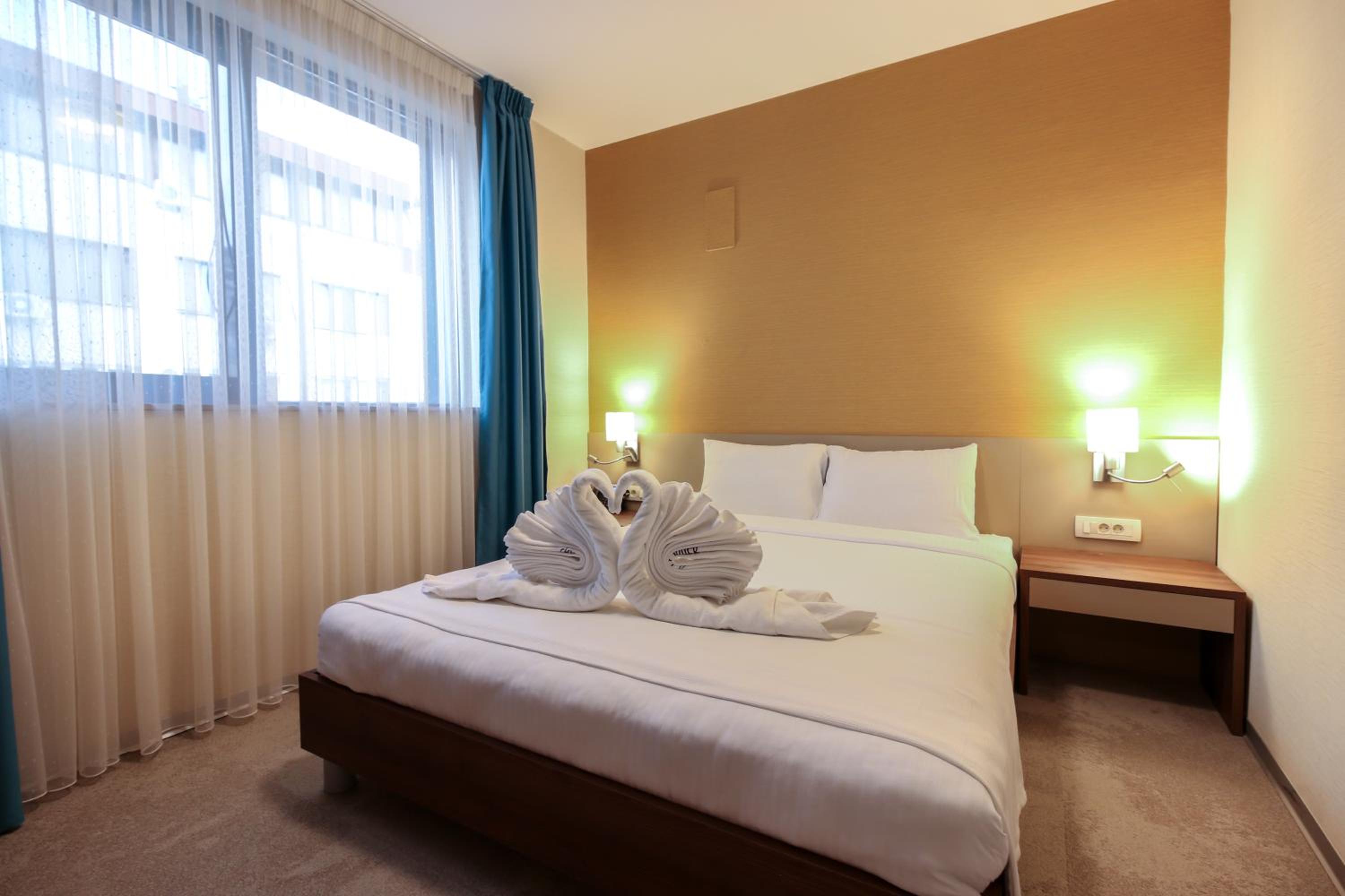 Double Room - Photo 8
