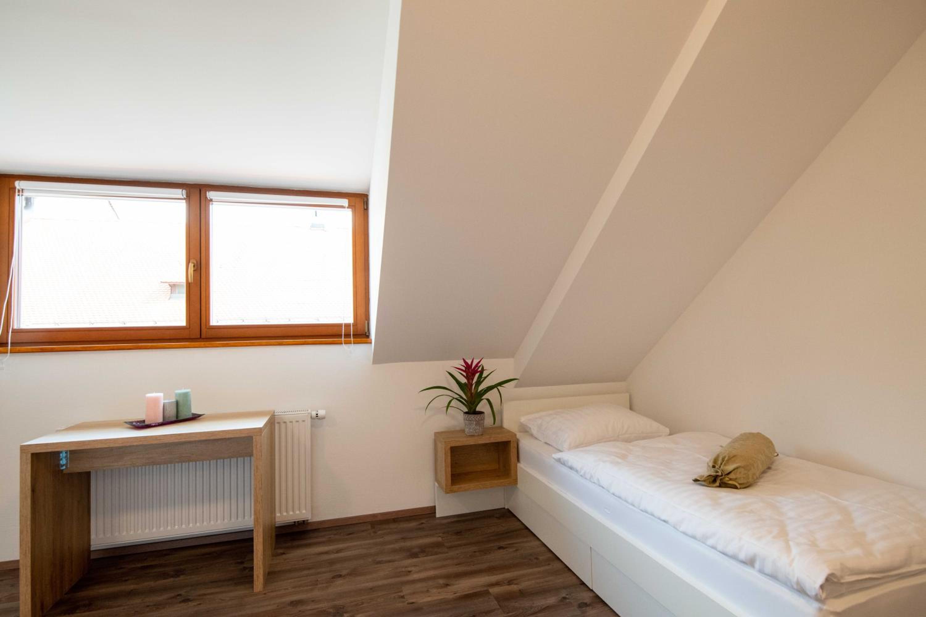 Triple Room with City View - Photo 4