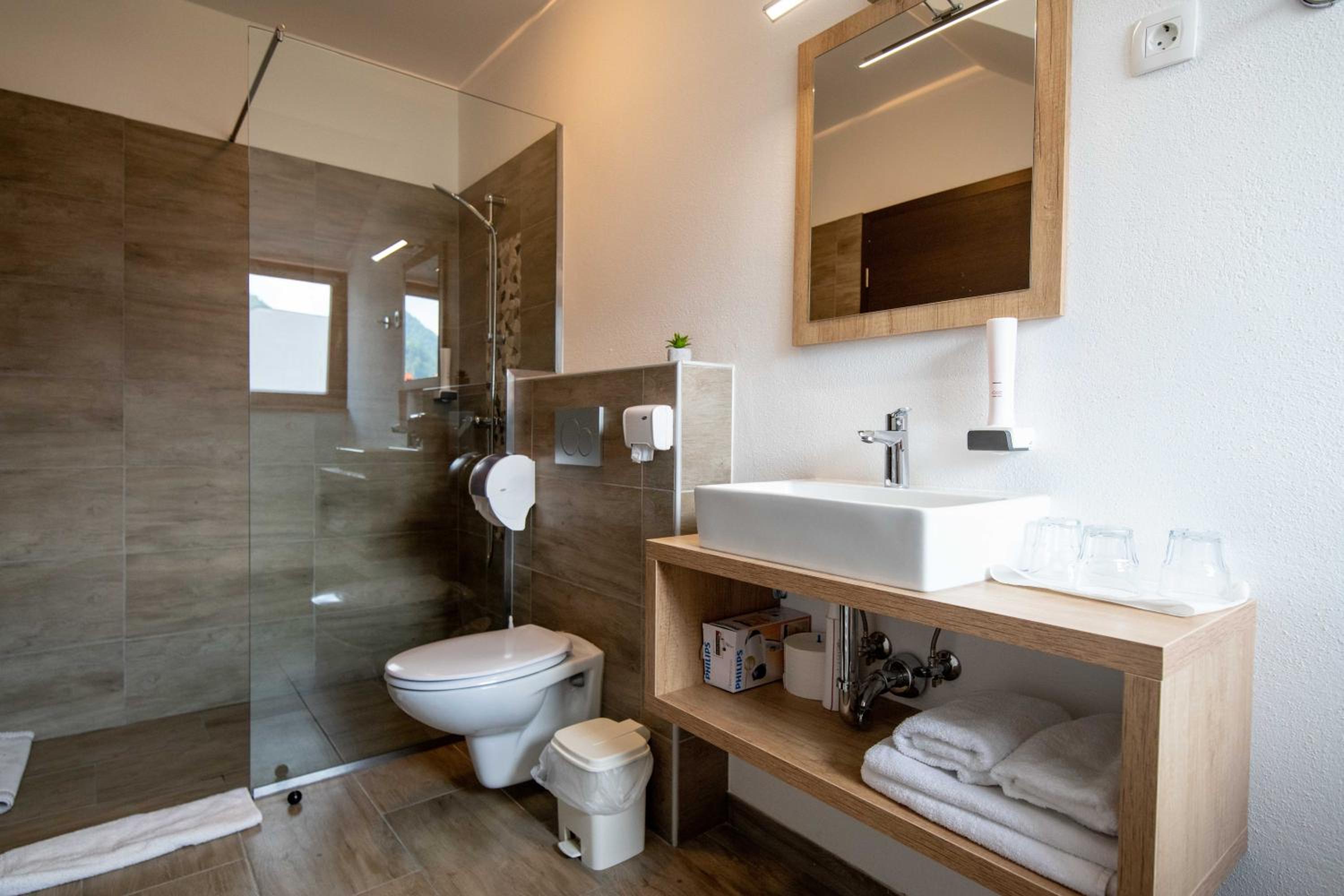 Double Room with Mountain View - Photo 2