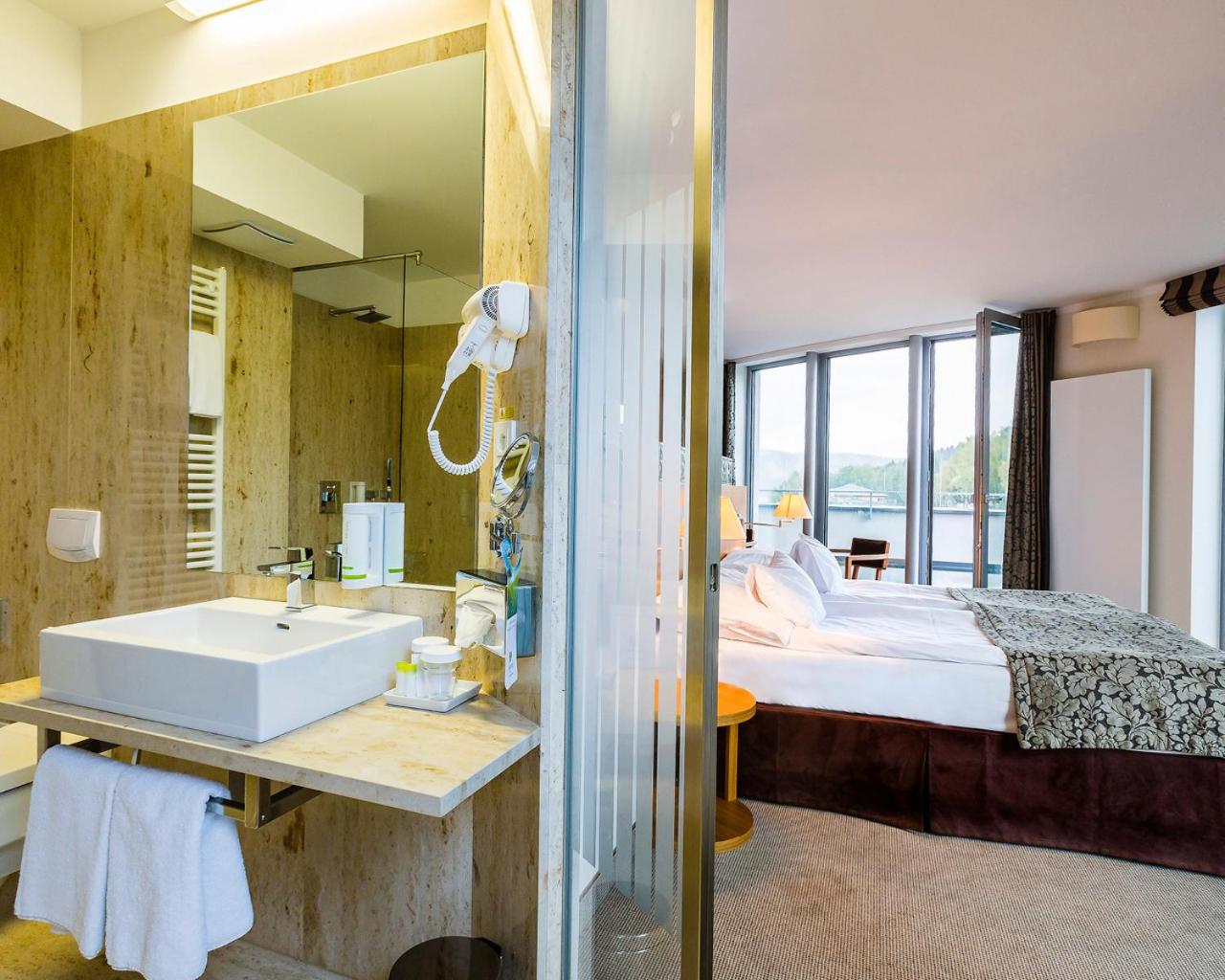 Deluxe Suite with Terrace