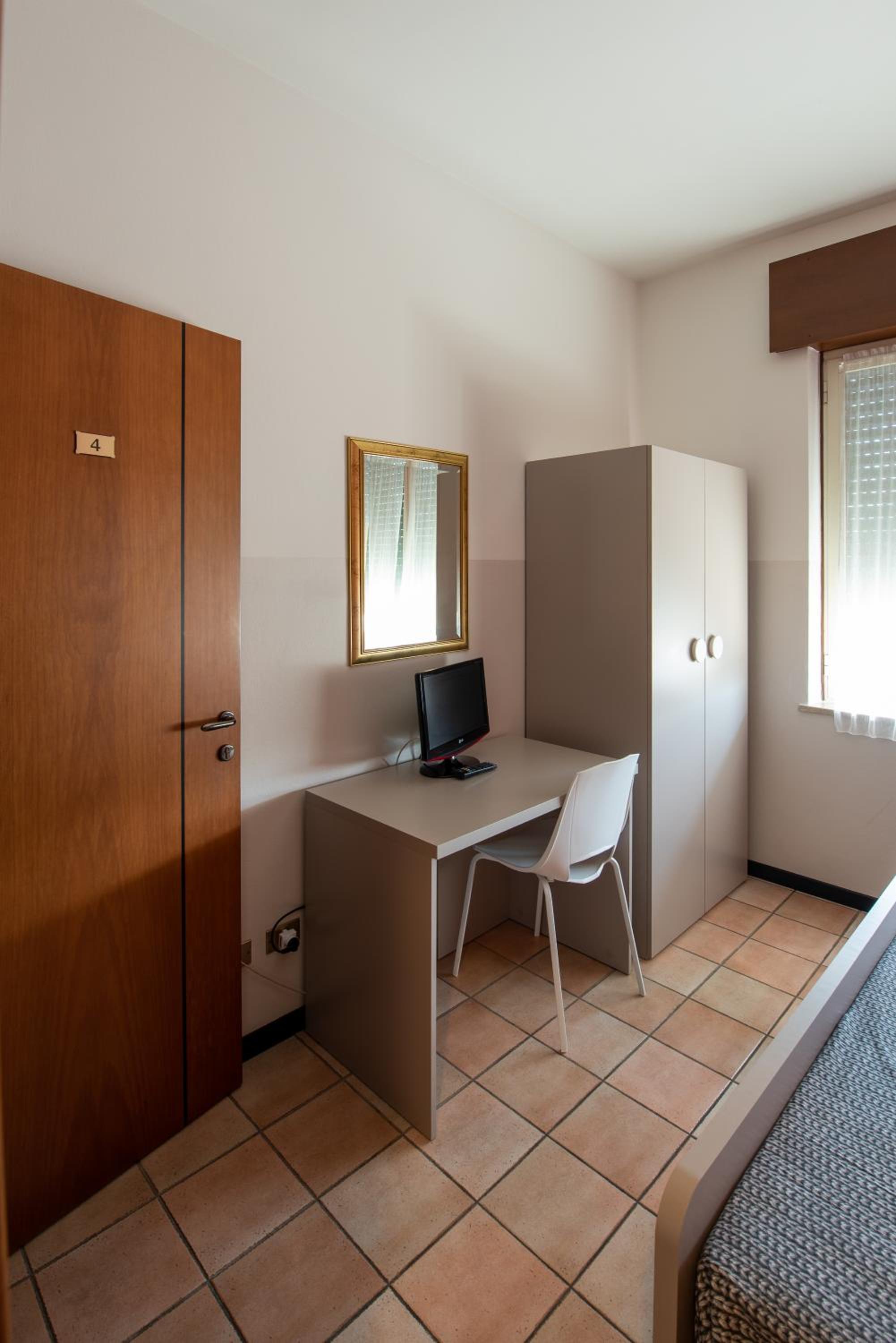 Double Room With Private Bathroom photo 1