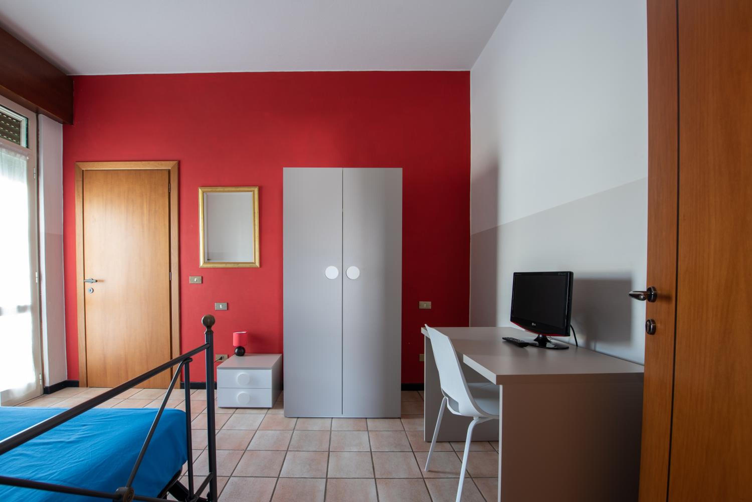 Single Room With Private Bathroom photo 1