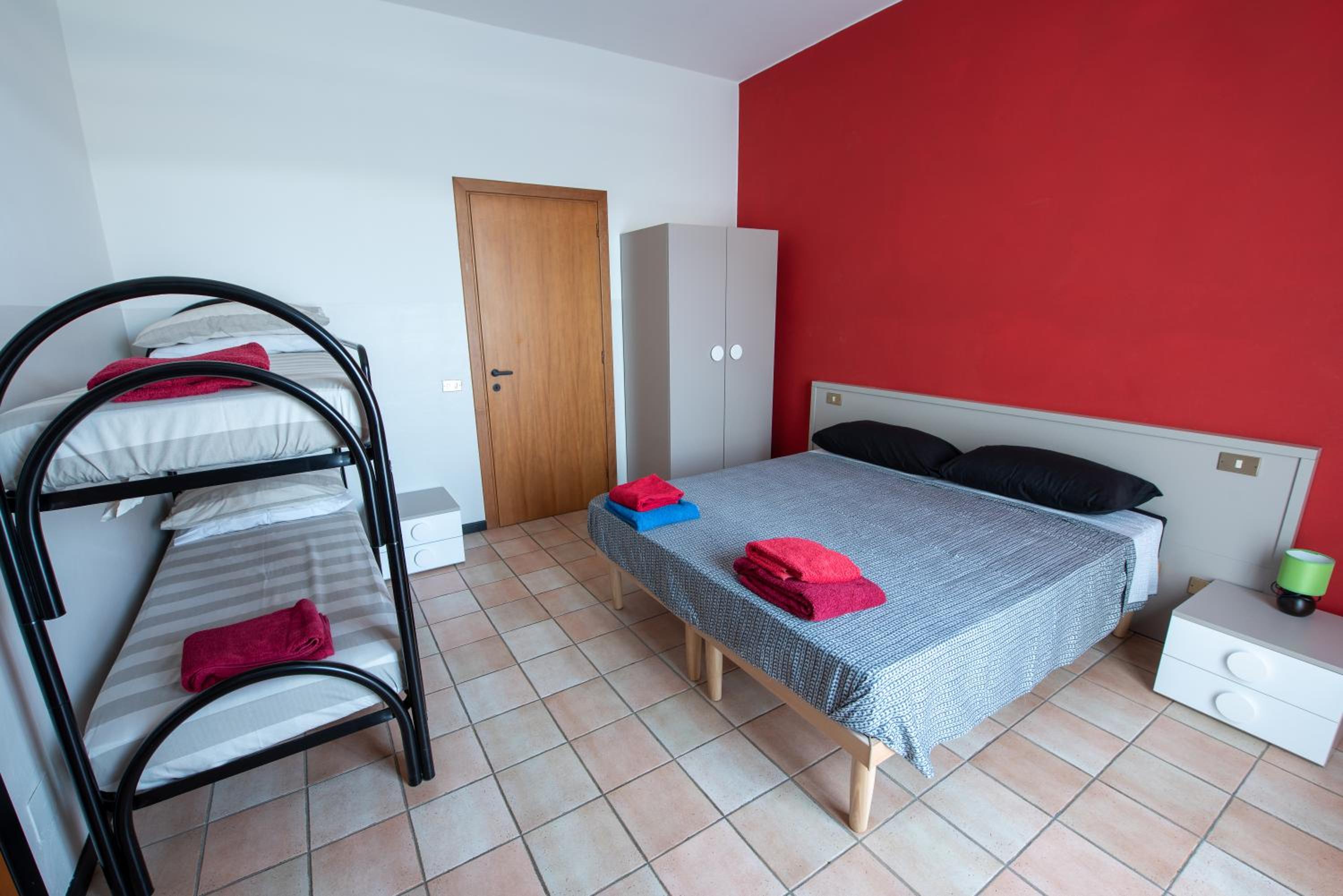 Quadruple Room With Private Bathroom photo 1