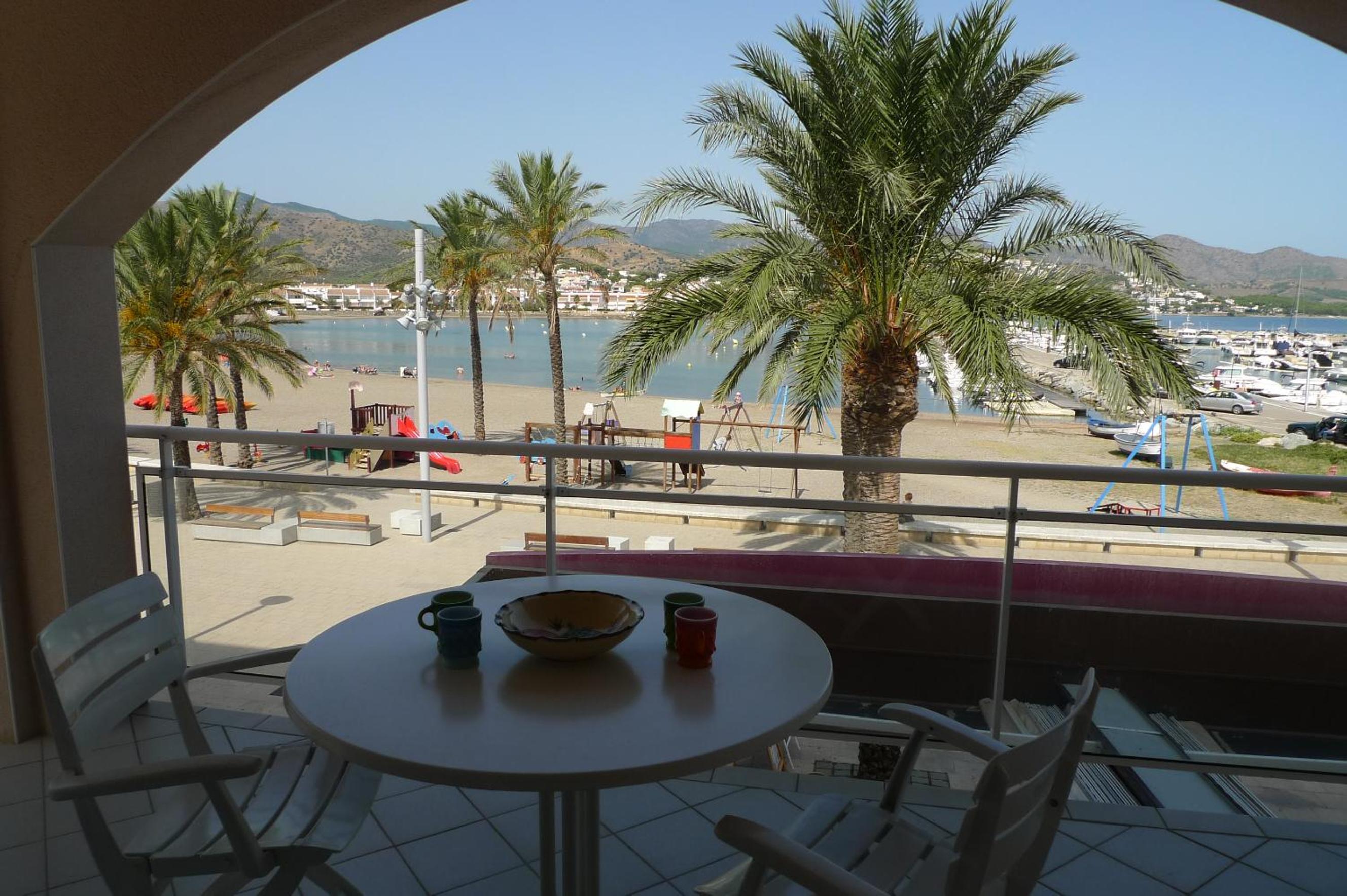 Apartment with Sea View photo 2