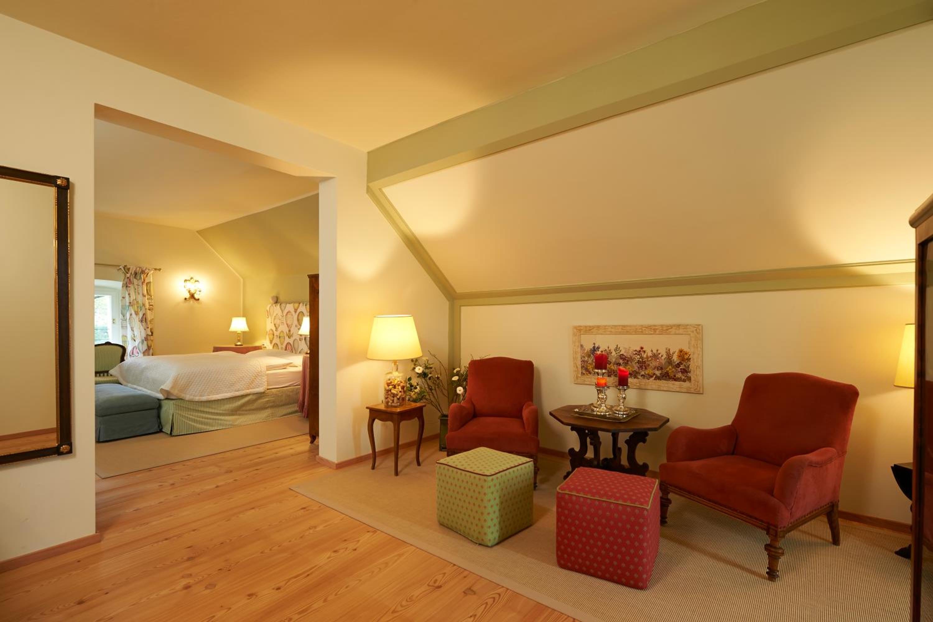 Deluxe Double Room with Balcony - Photo 3