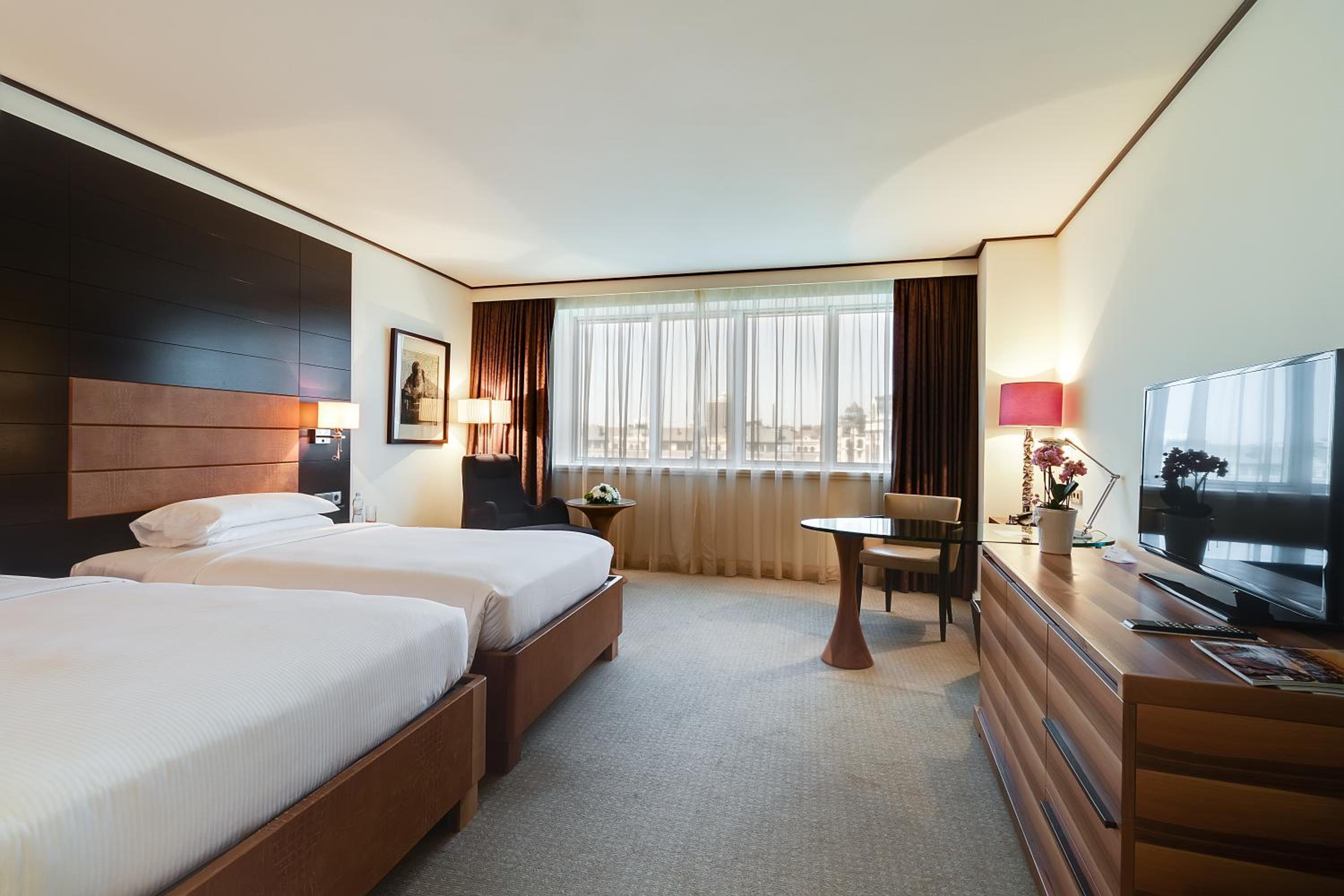Twin Room - Club Access - Photo 1