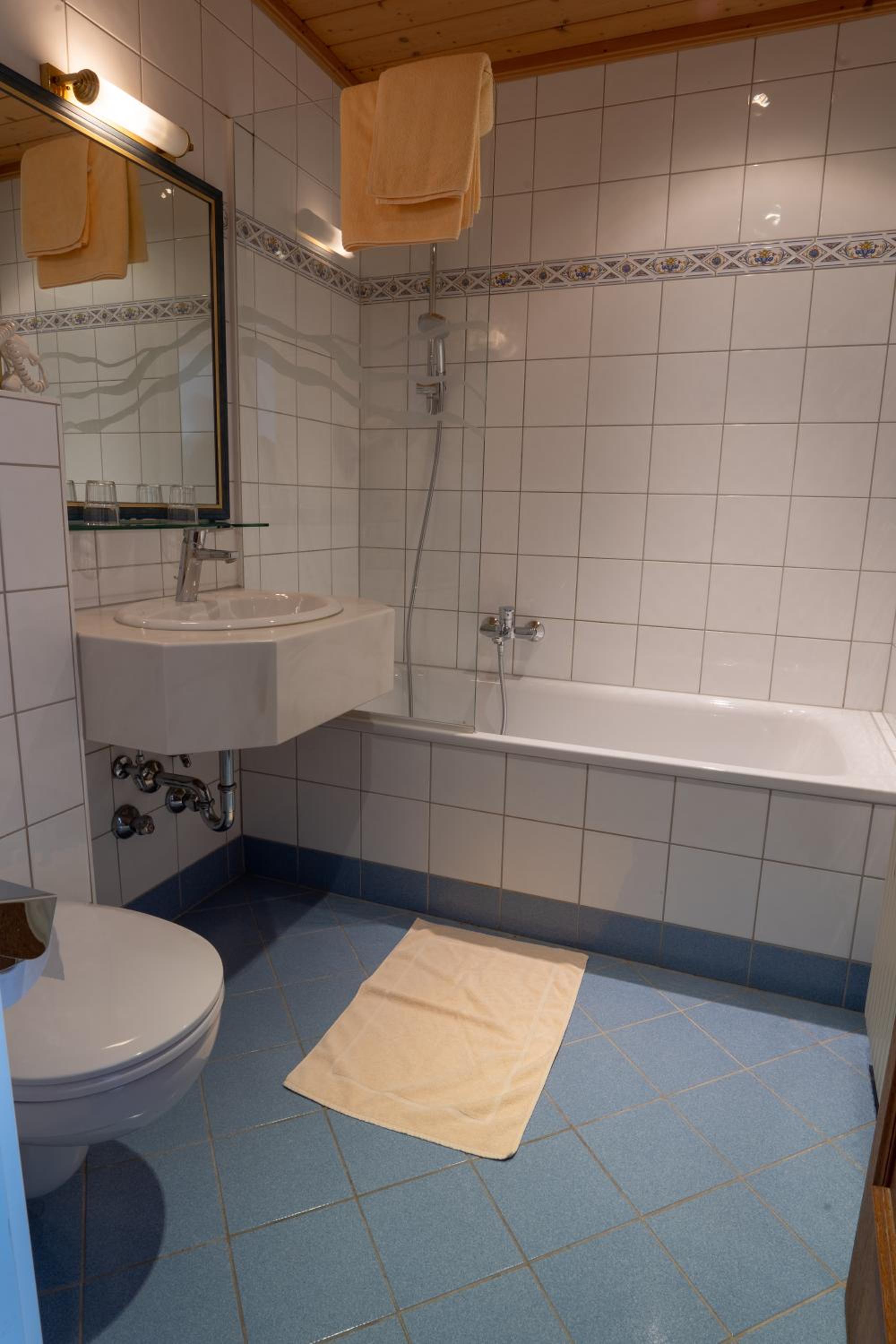 Double Room - Photo 11