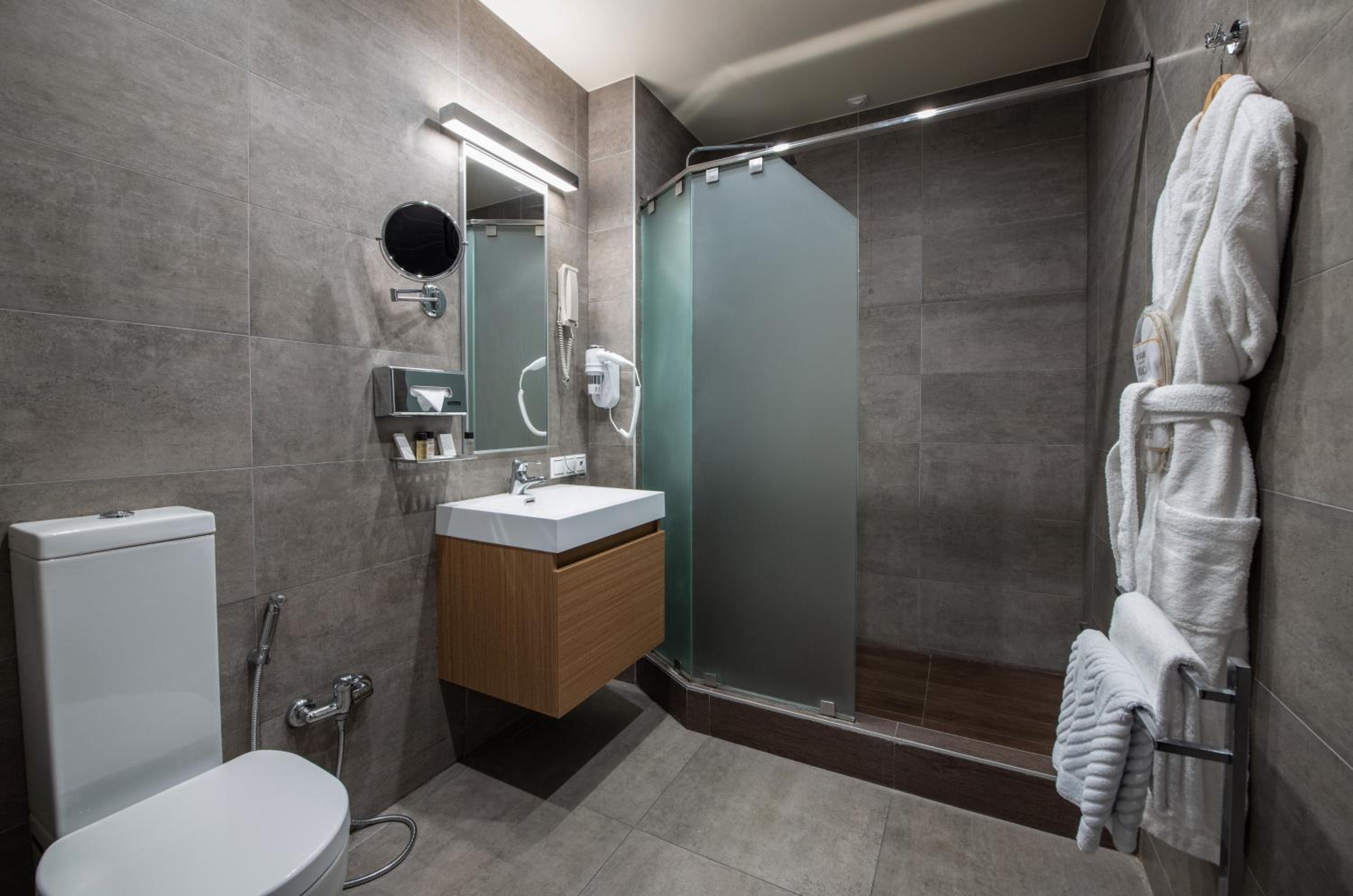 Deluxe King Room photo 2