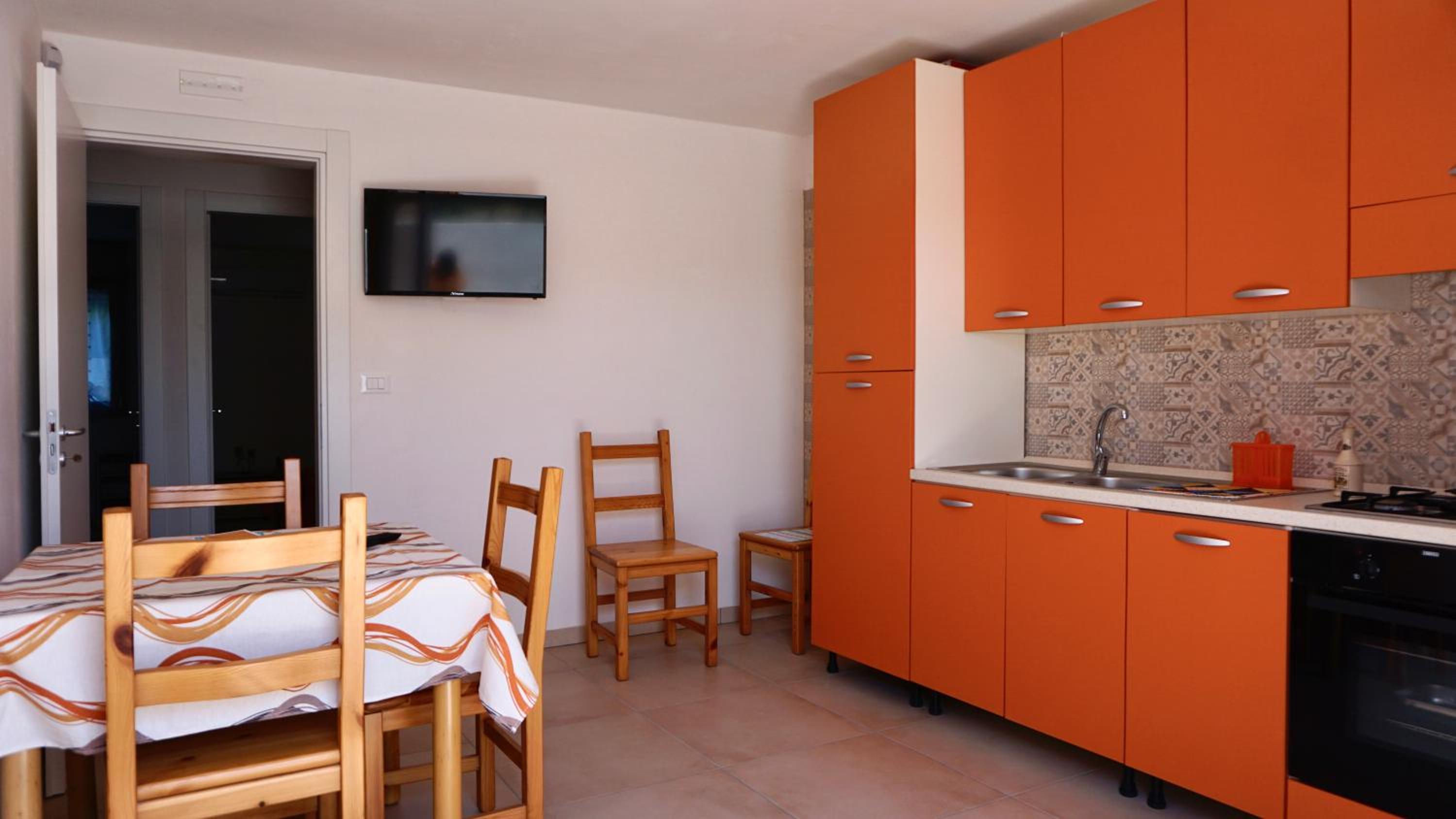 Two-Bedroom House - Photo 22