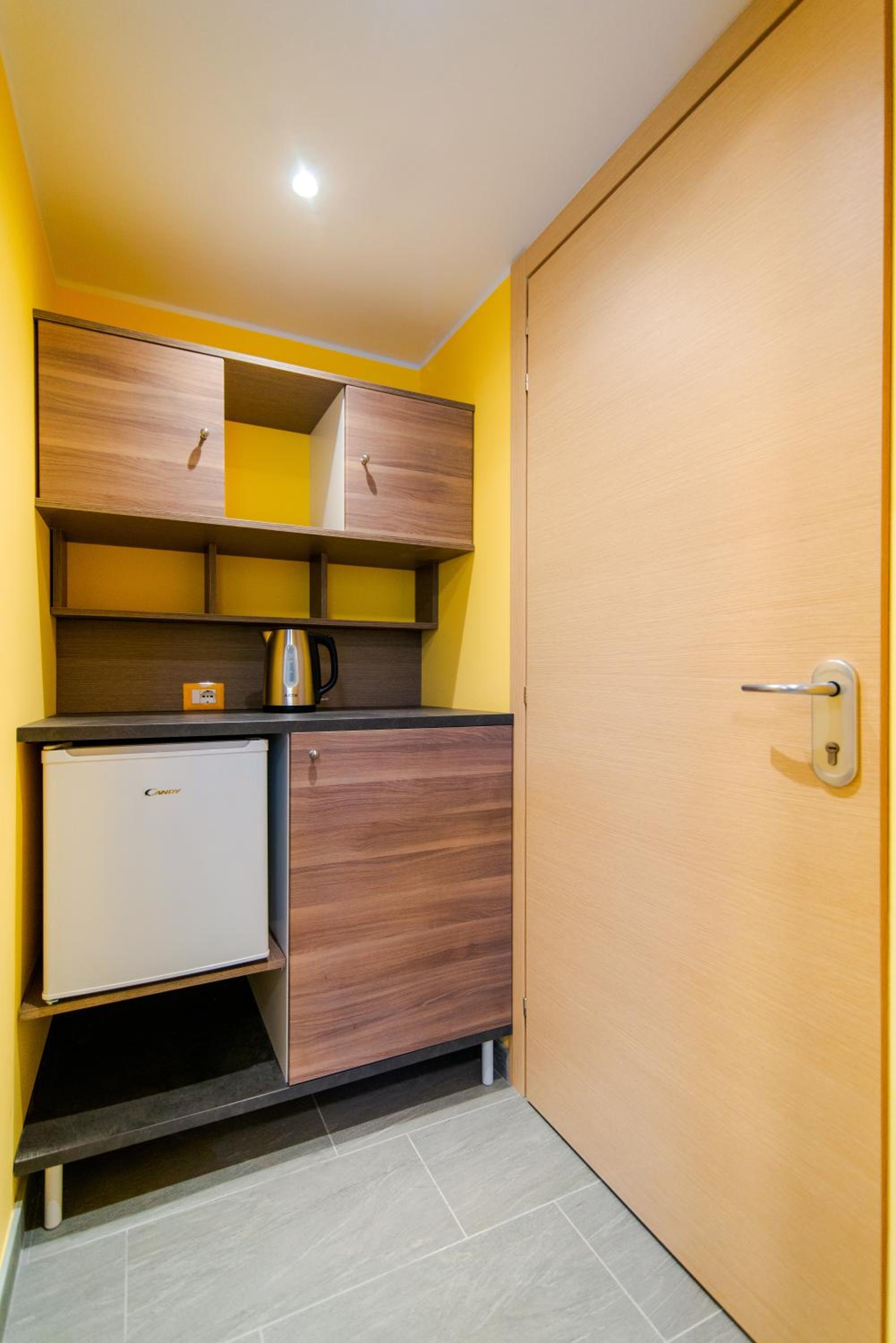 Deluxe Double Room with Balcony - Photo 5
