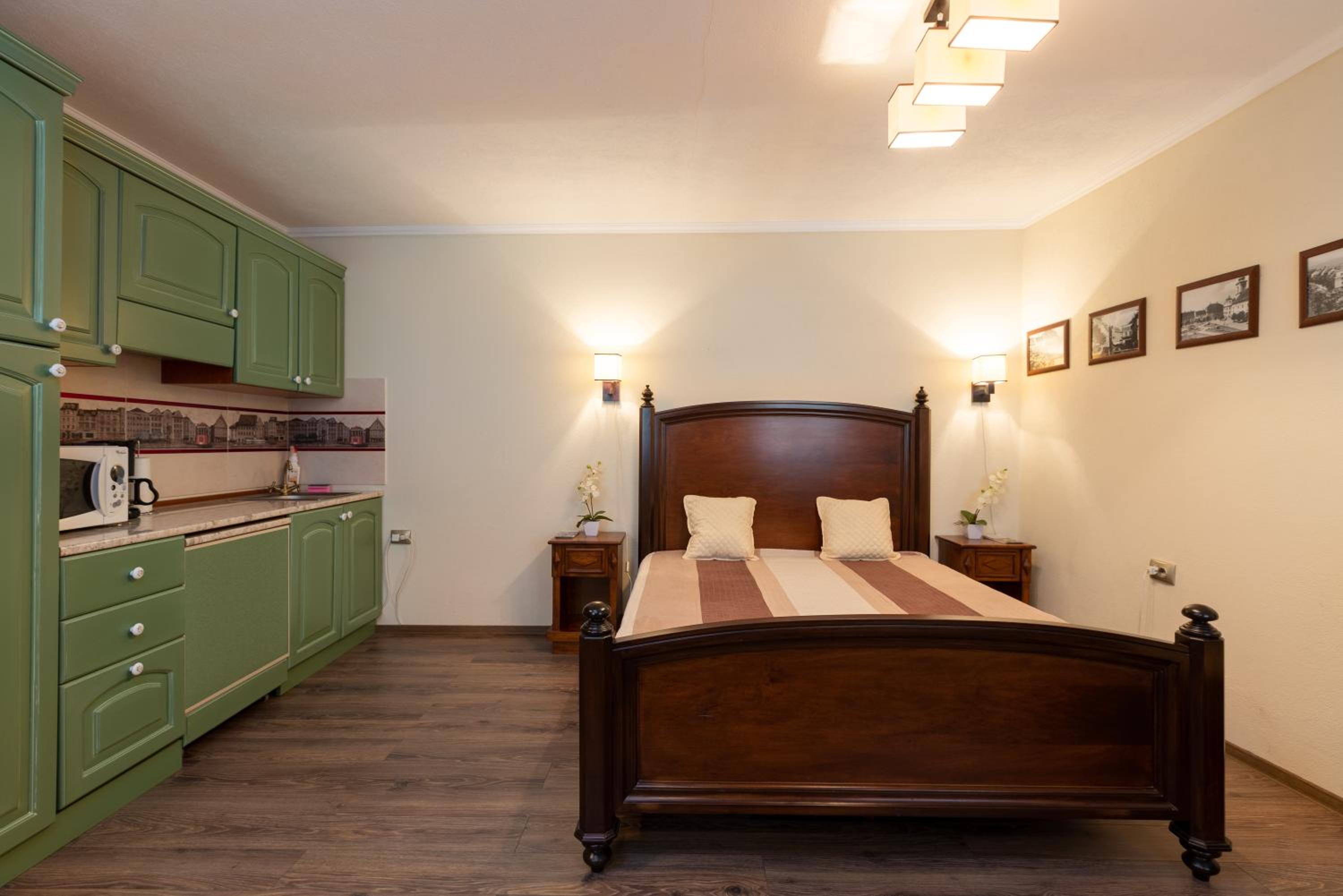 One-Bedroom Apartment - Photo 1