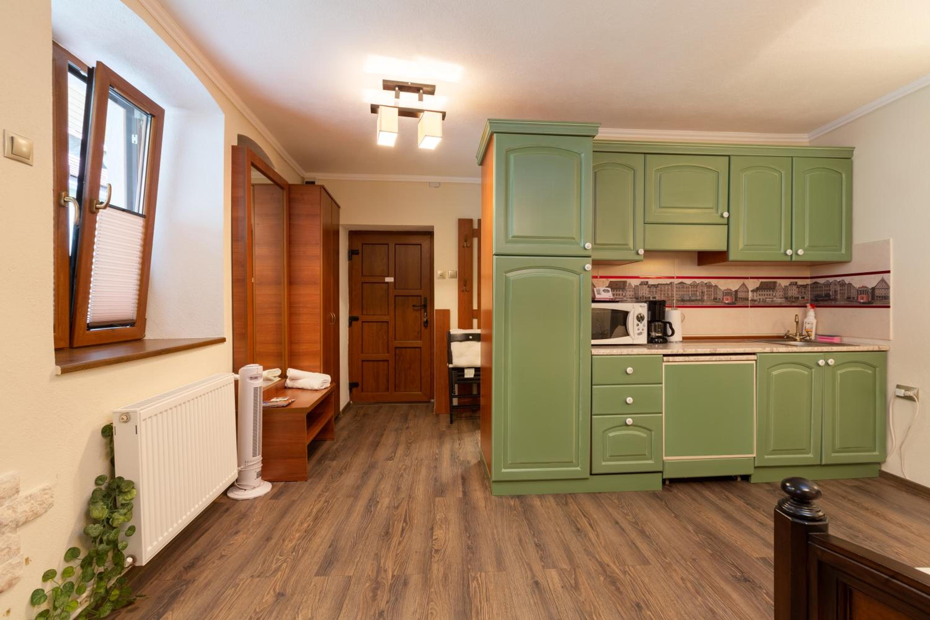 One-Bedroom Apartment - Photo 12
