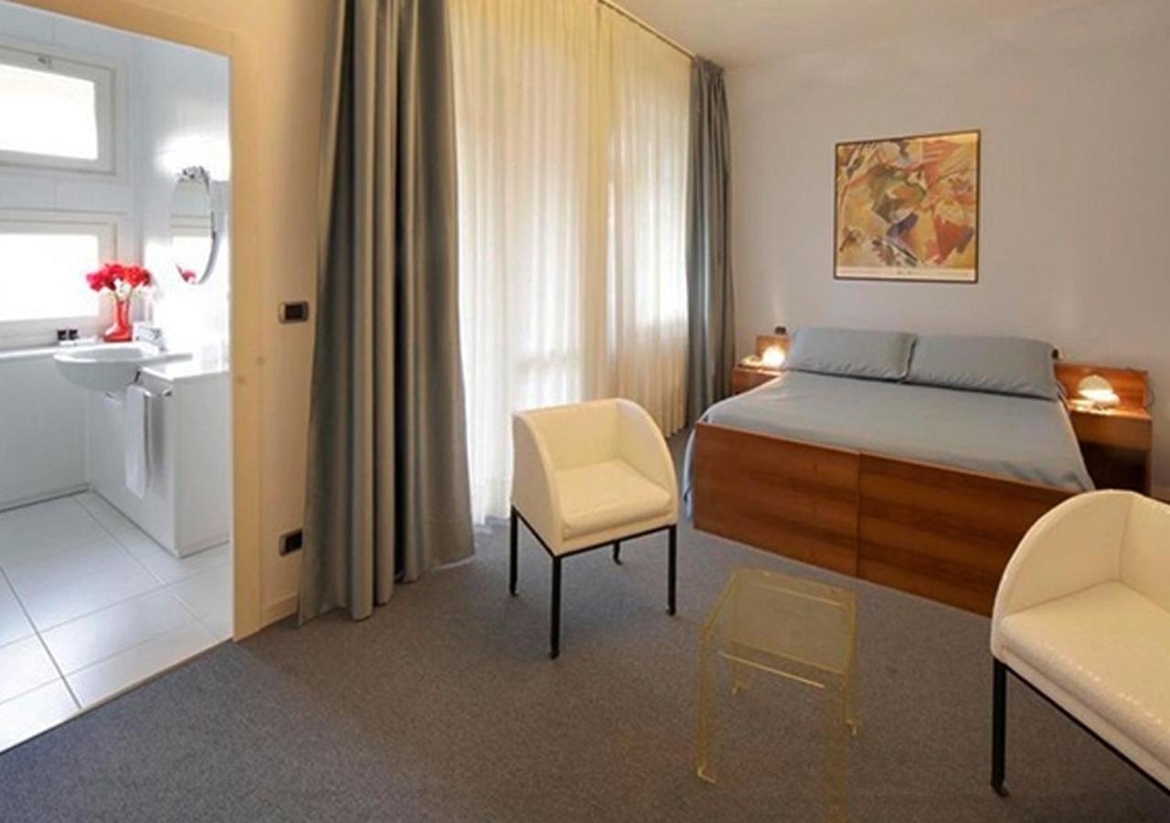 Double or Twin Room photo 3