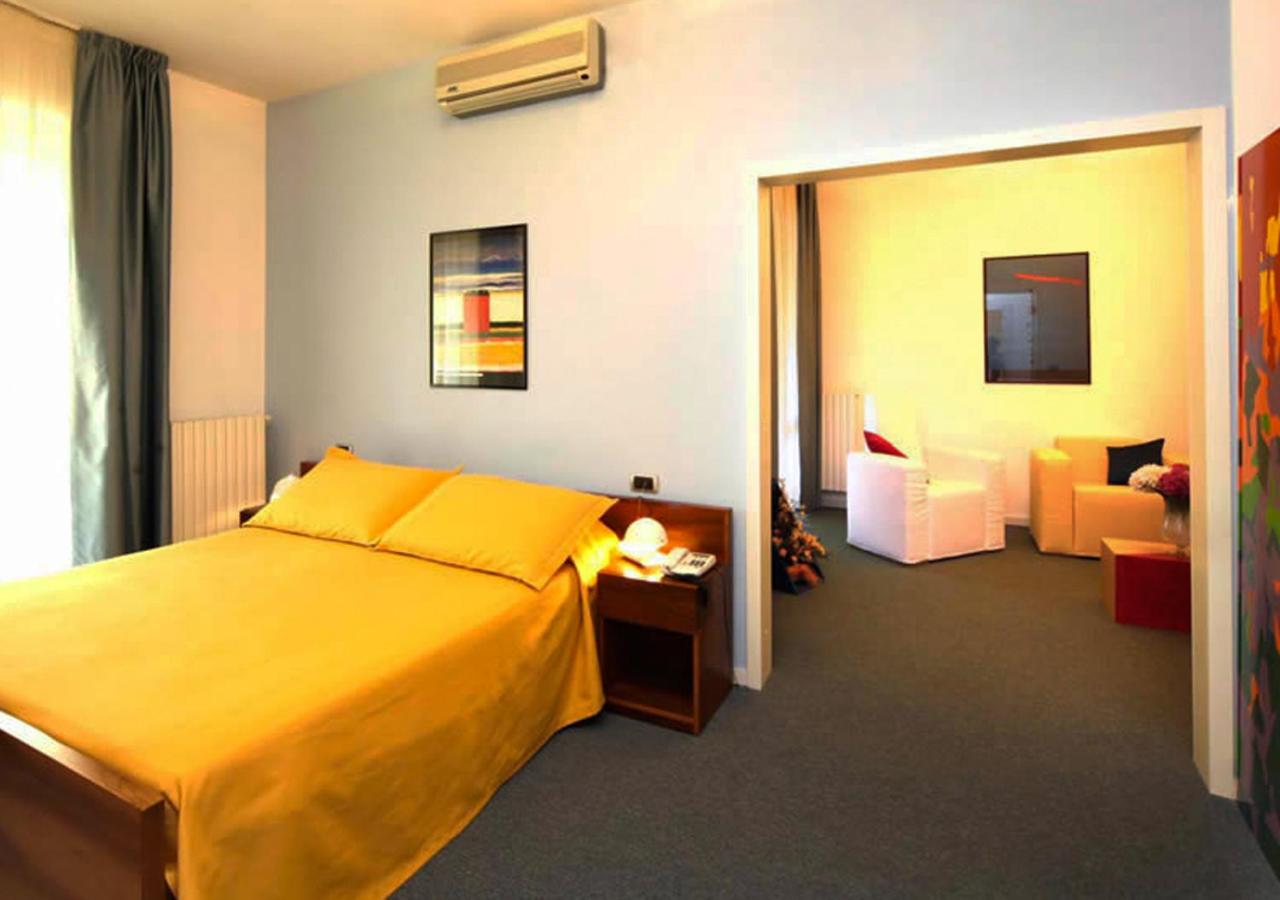 Double or Twin Room photo 2