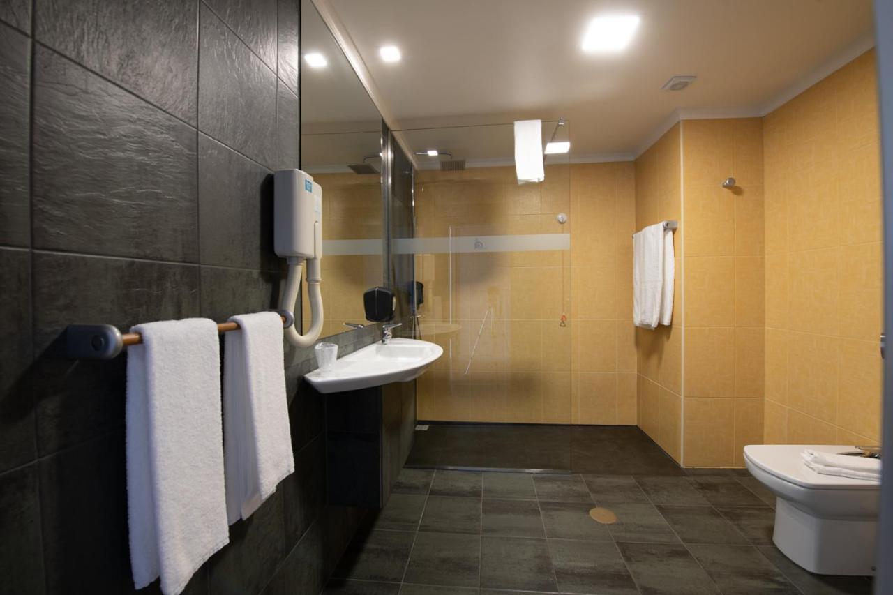 Double or Twin Room - Photo 2