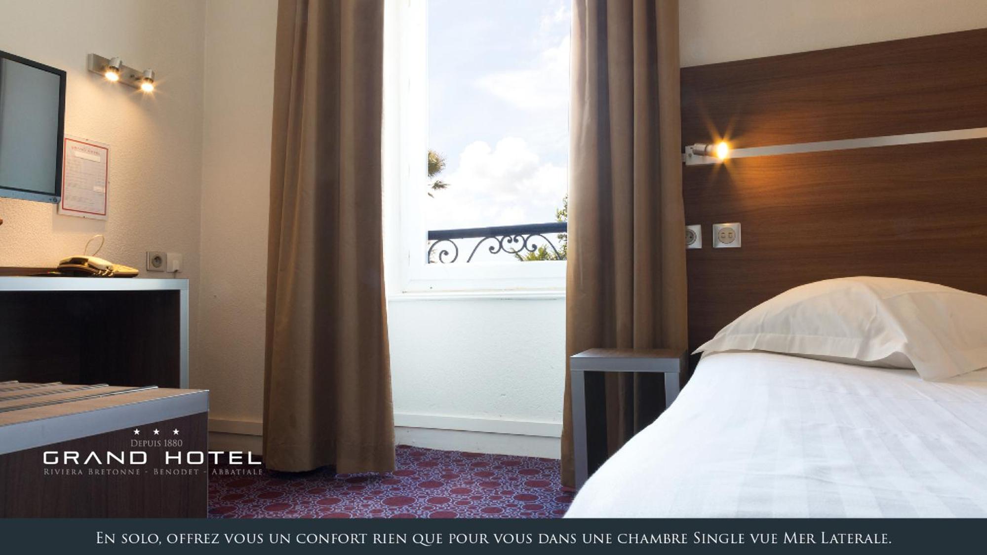 Classic Single Room with Lateral River View