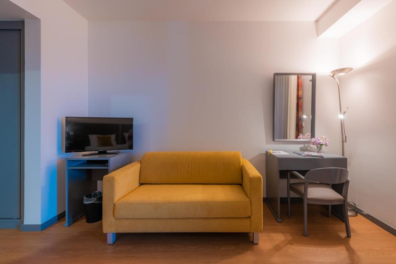 Double or Twin Room - Photo 5