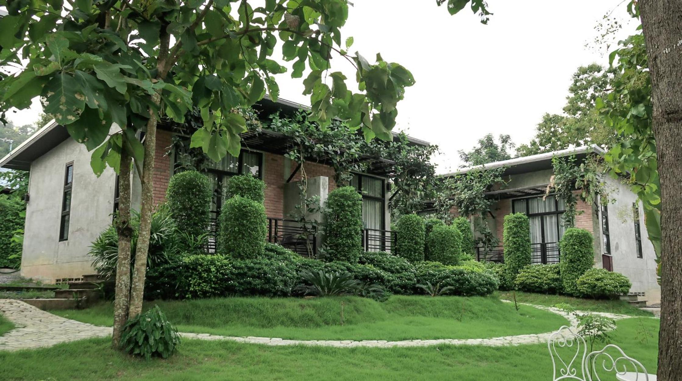 Standard Twin Room with Garden View photo 3