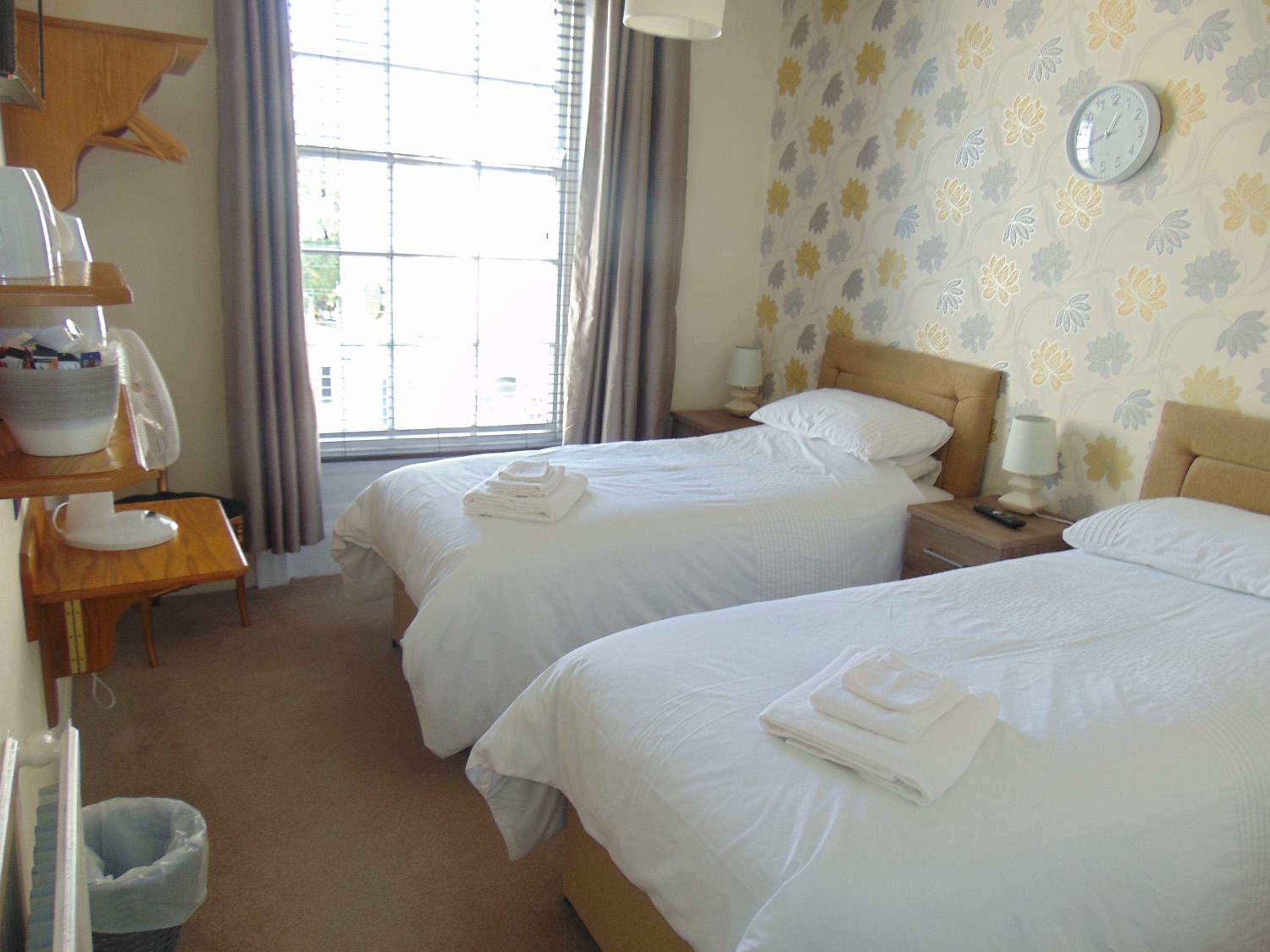 Double or Twin Room photo 3