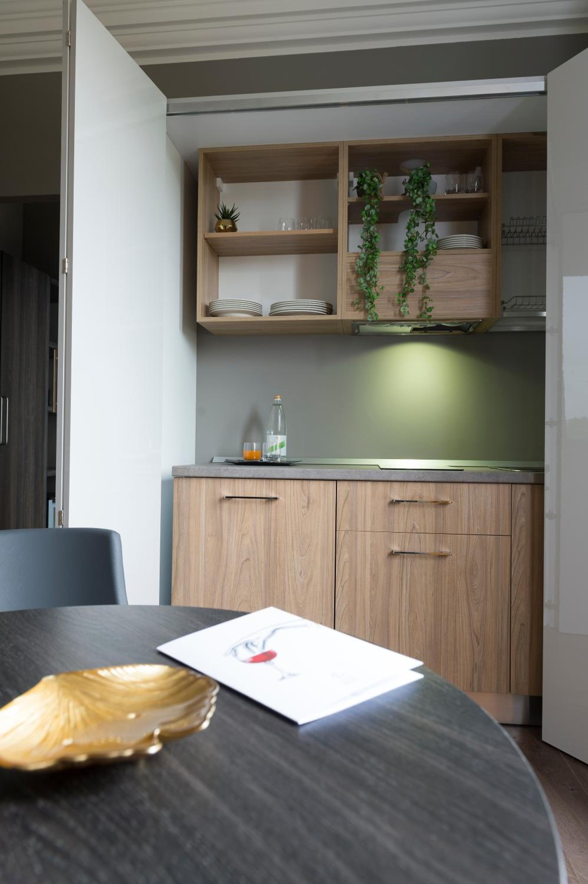 One-Bedroom Apartment - Photo 2