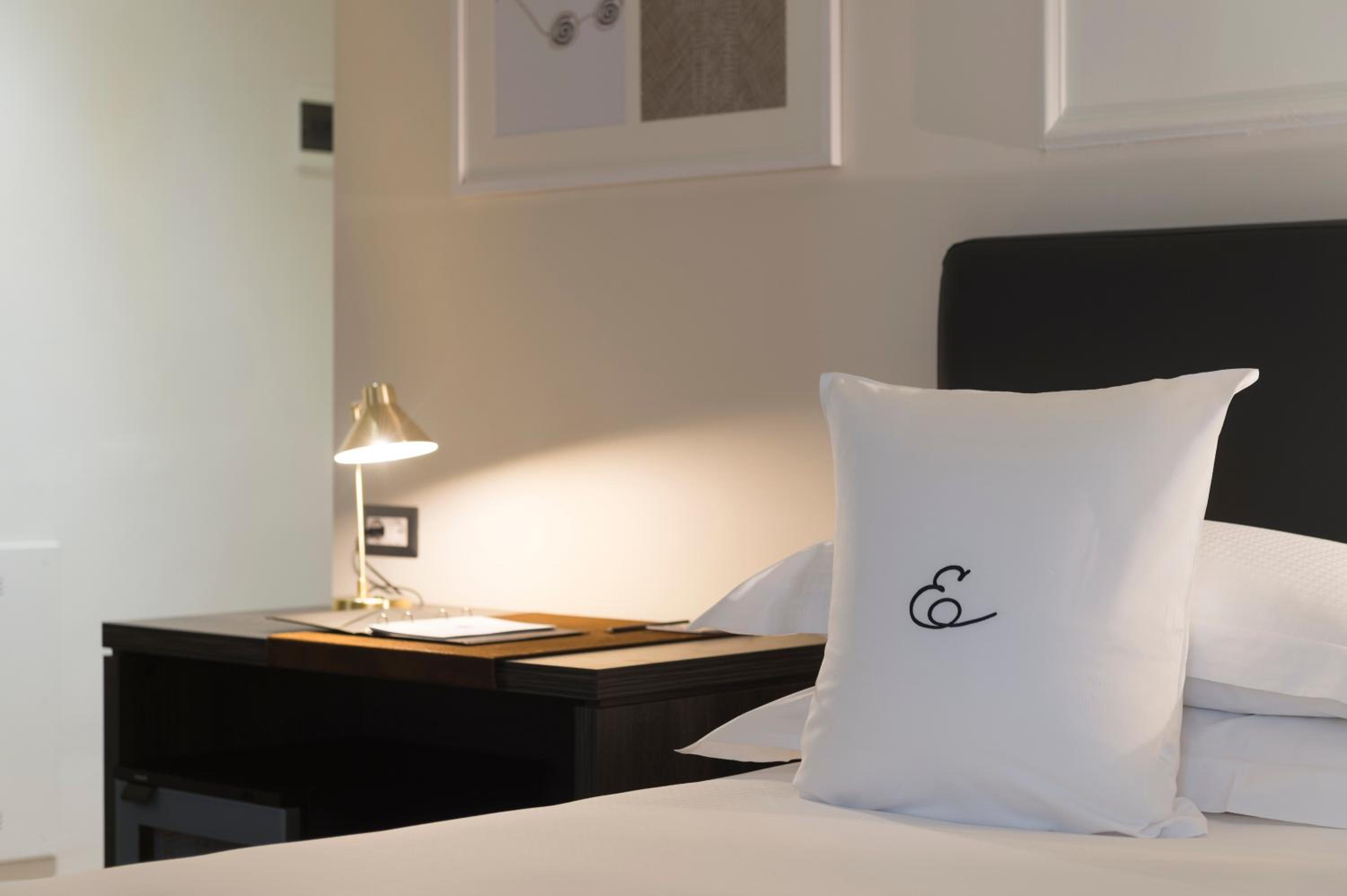 Superior Double or Twin Room with City View - Photo 5