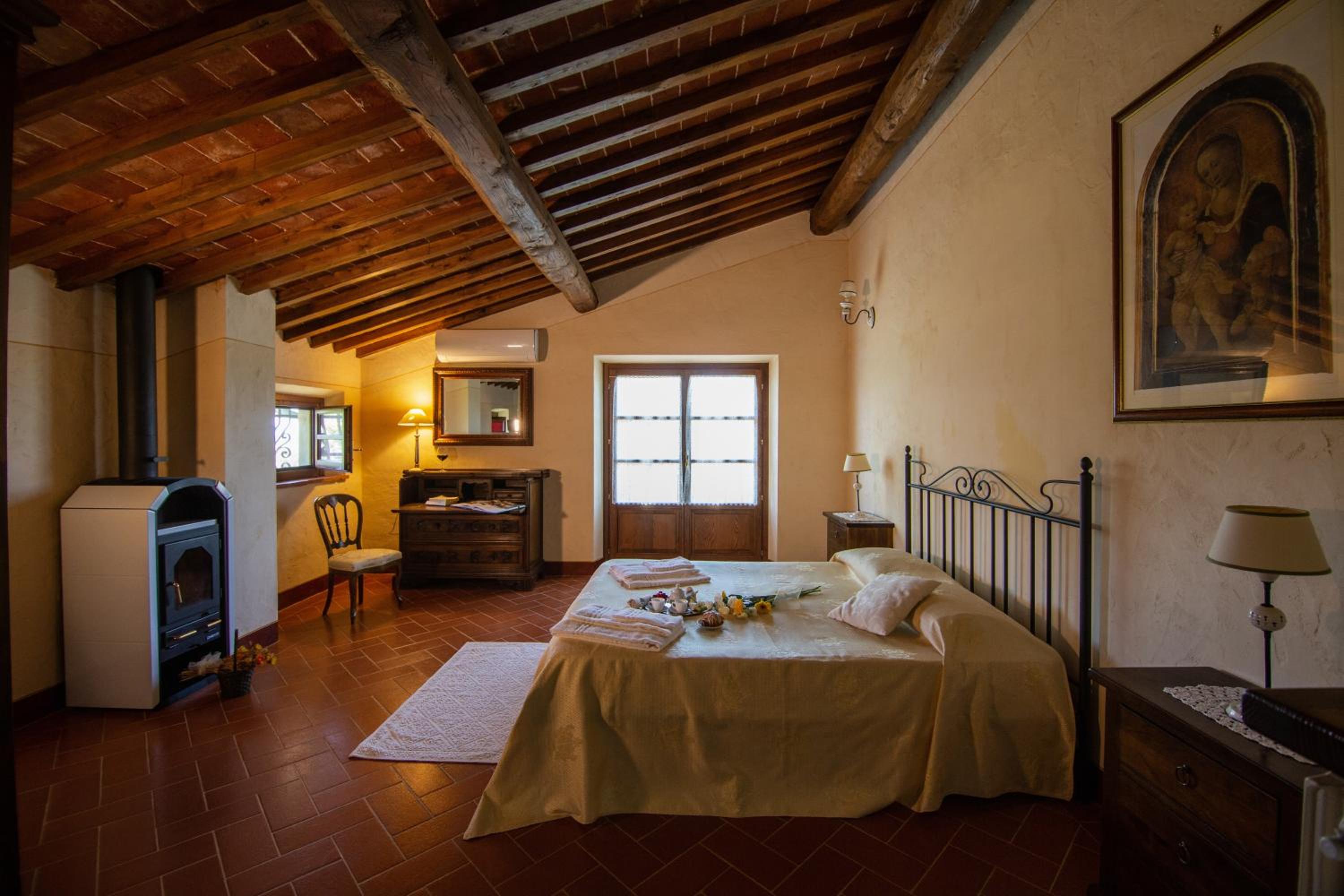 Seven-Bedroom Villa photo 2