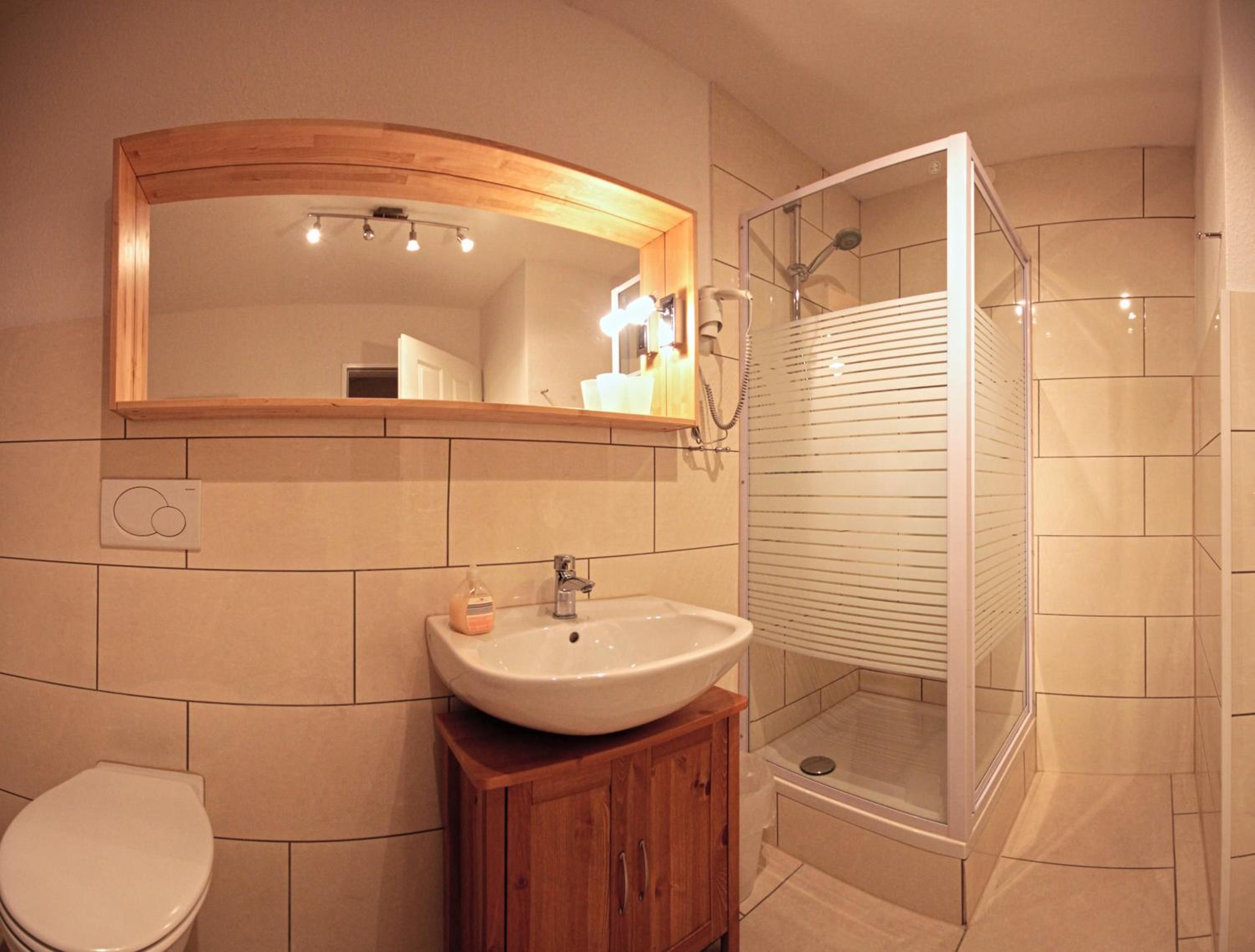Single Room with Private Bathroom photo 2