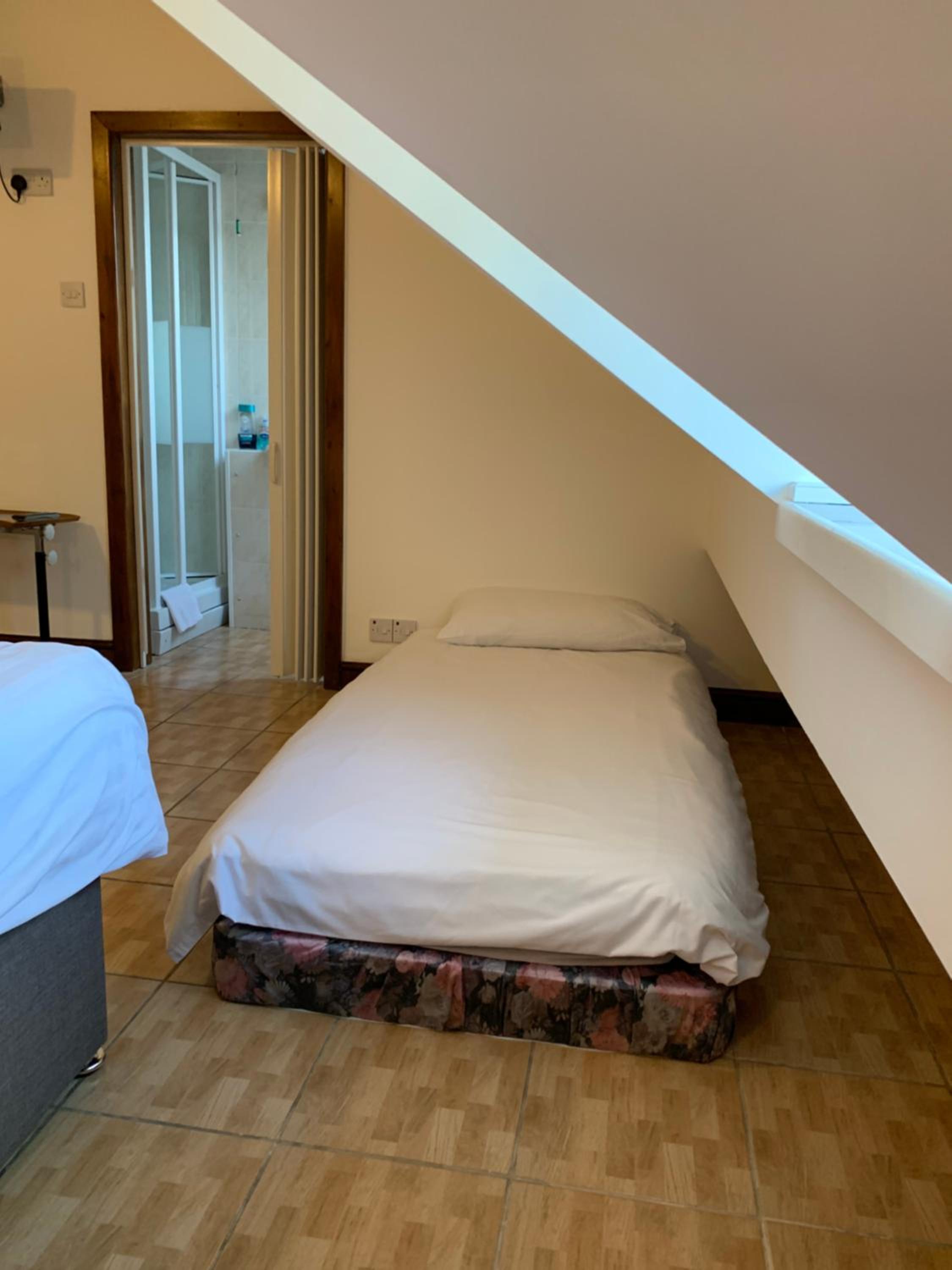 Attic Double/Family Triple En-Suite with Kitchenette  - Photo 21