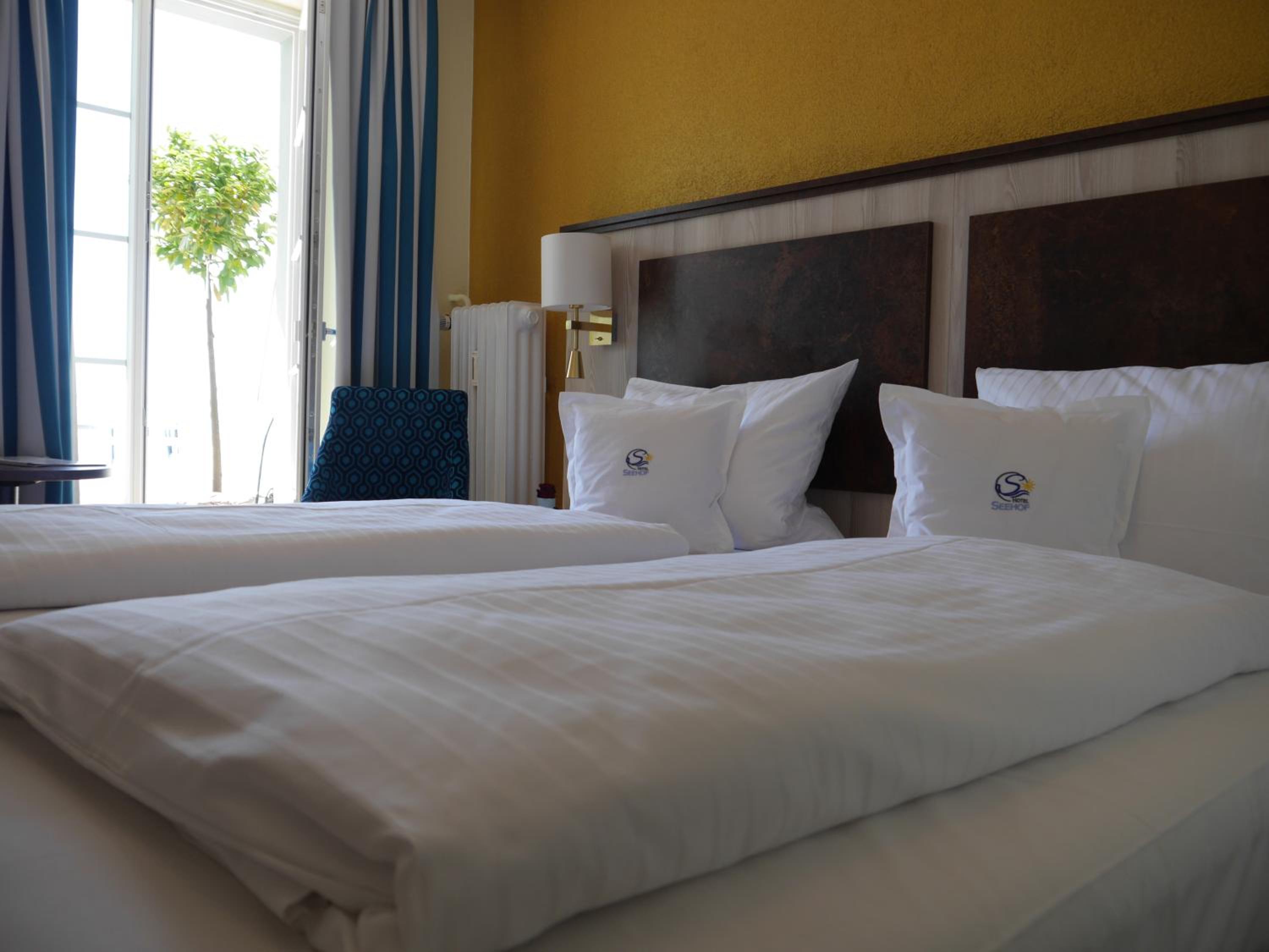 Double Room with Lake View - Photo 1