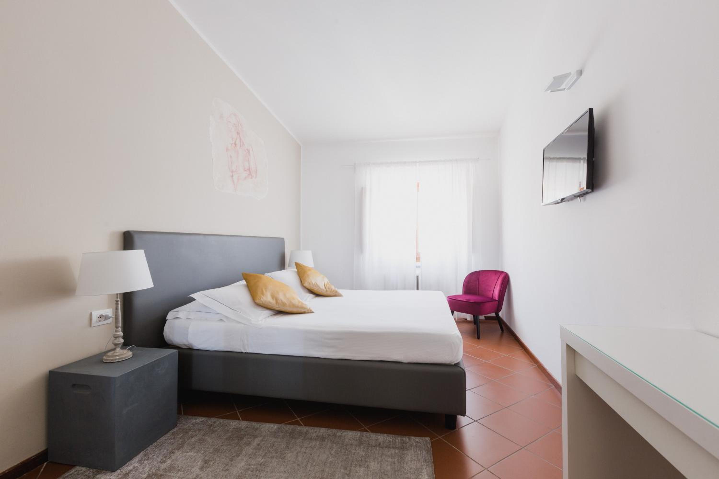 Double or Twin Room with City View photo 1