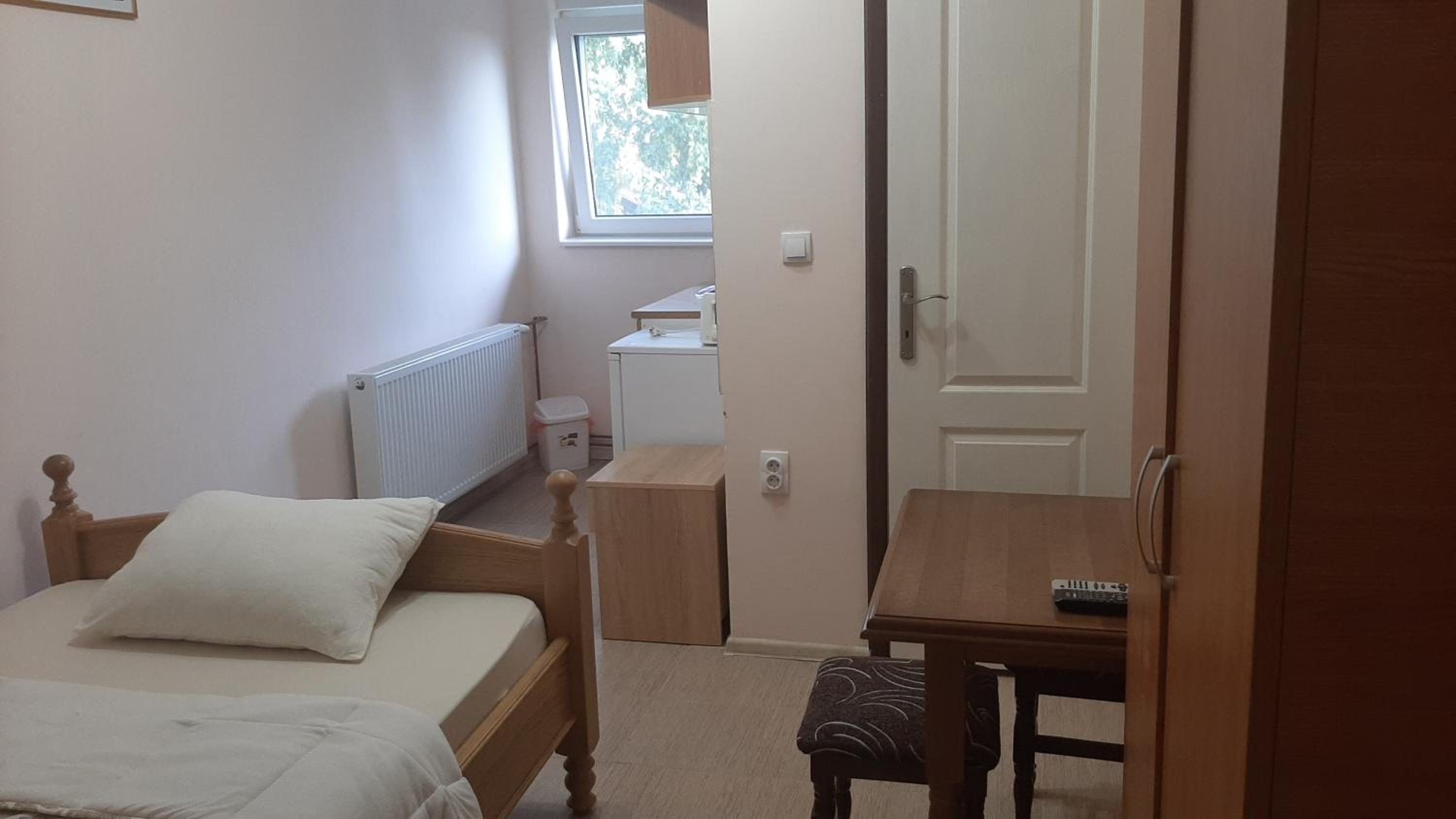 Apartment photo 2