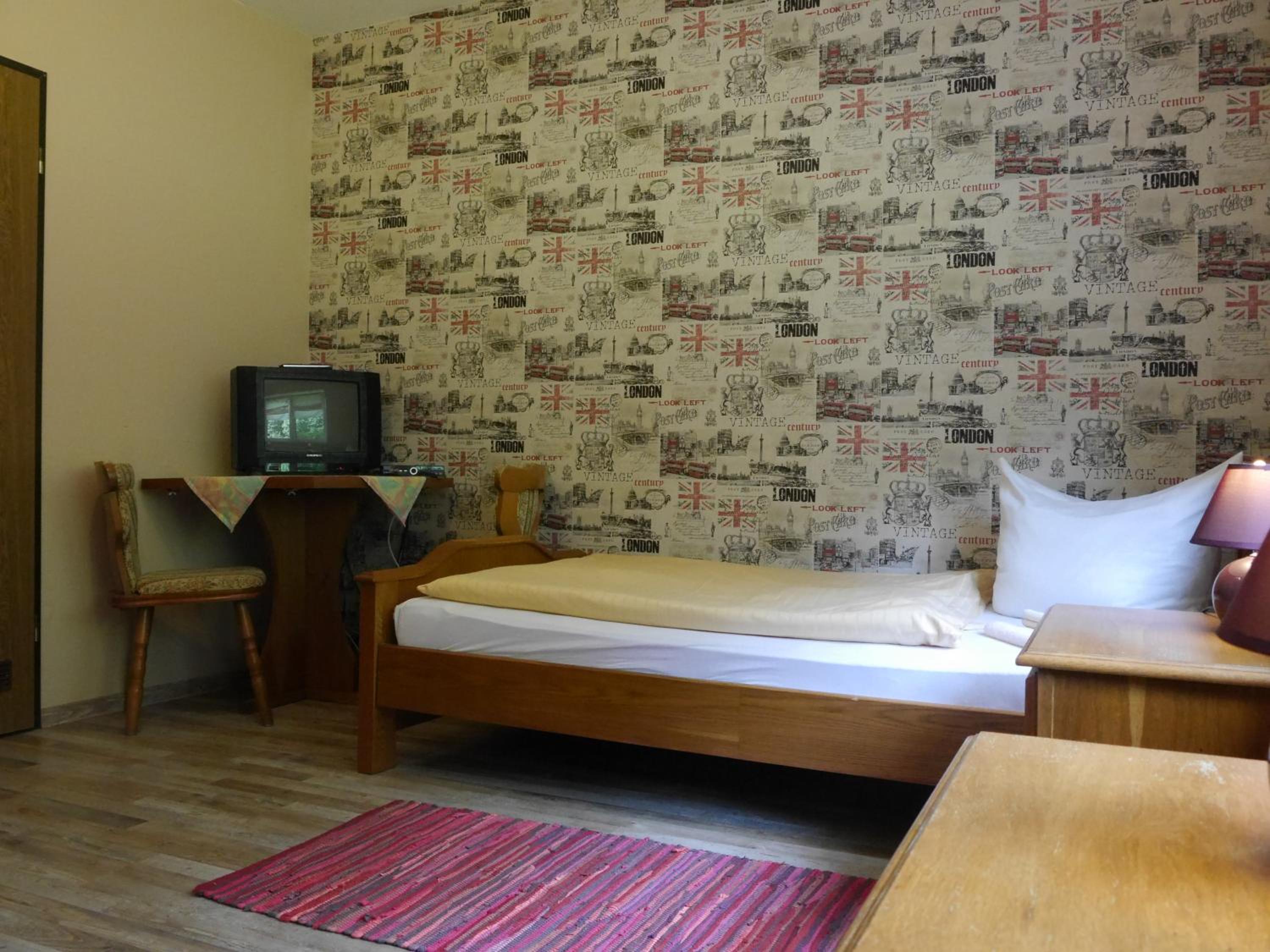 Standard Twin Room - Photo 2