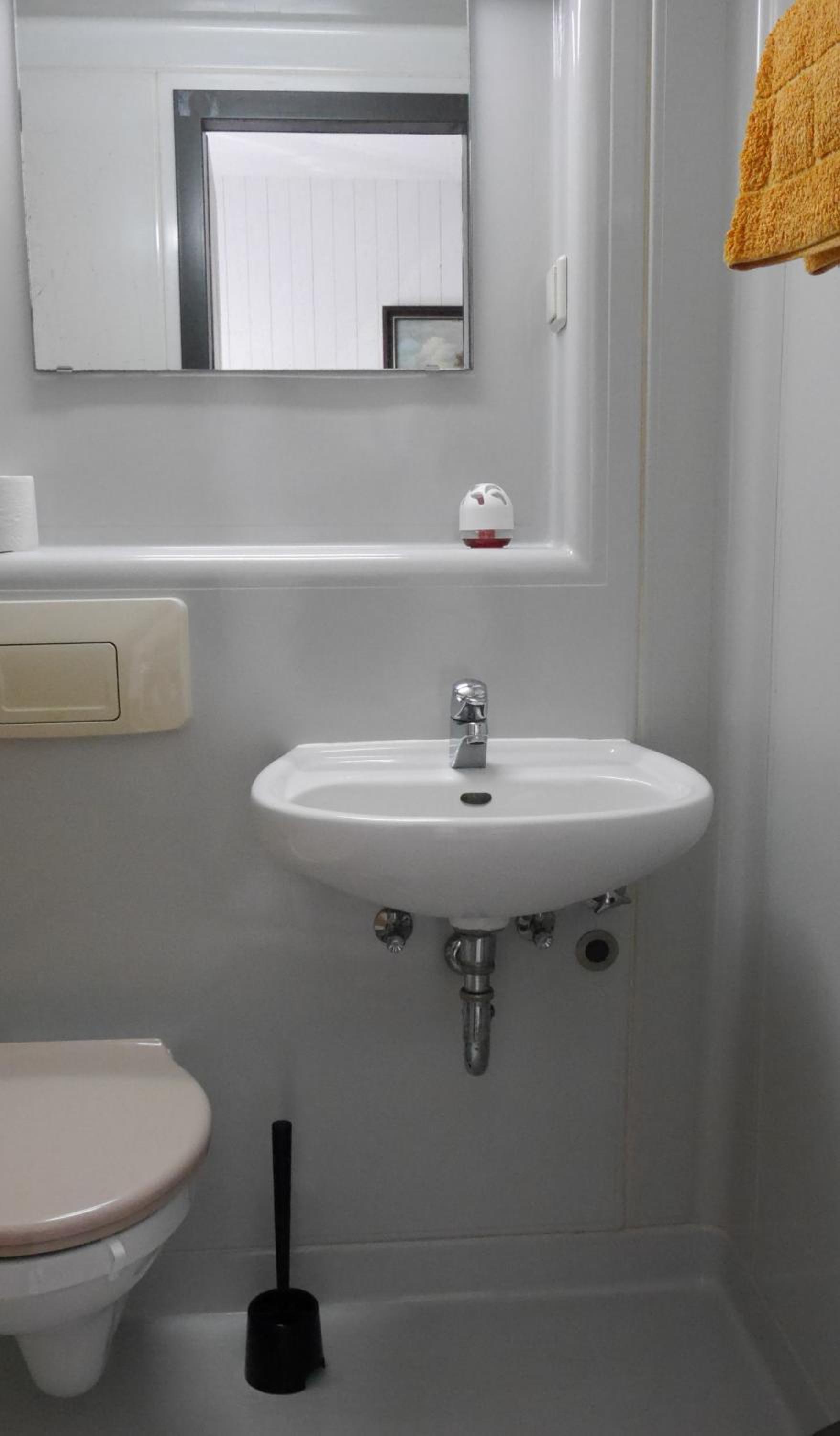 Standard Triple Room - Photo 3