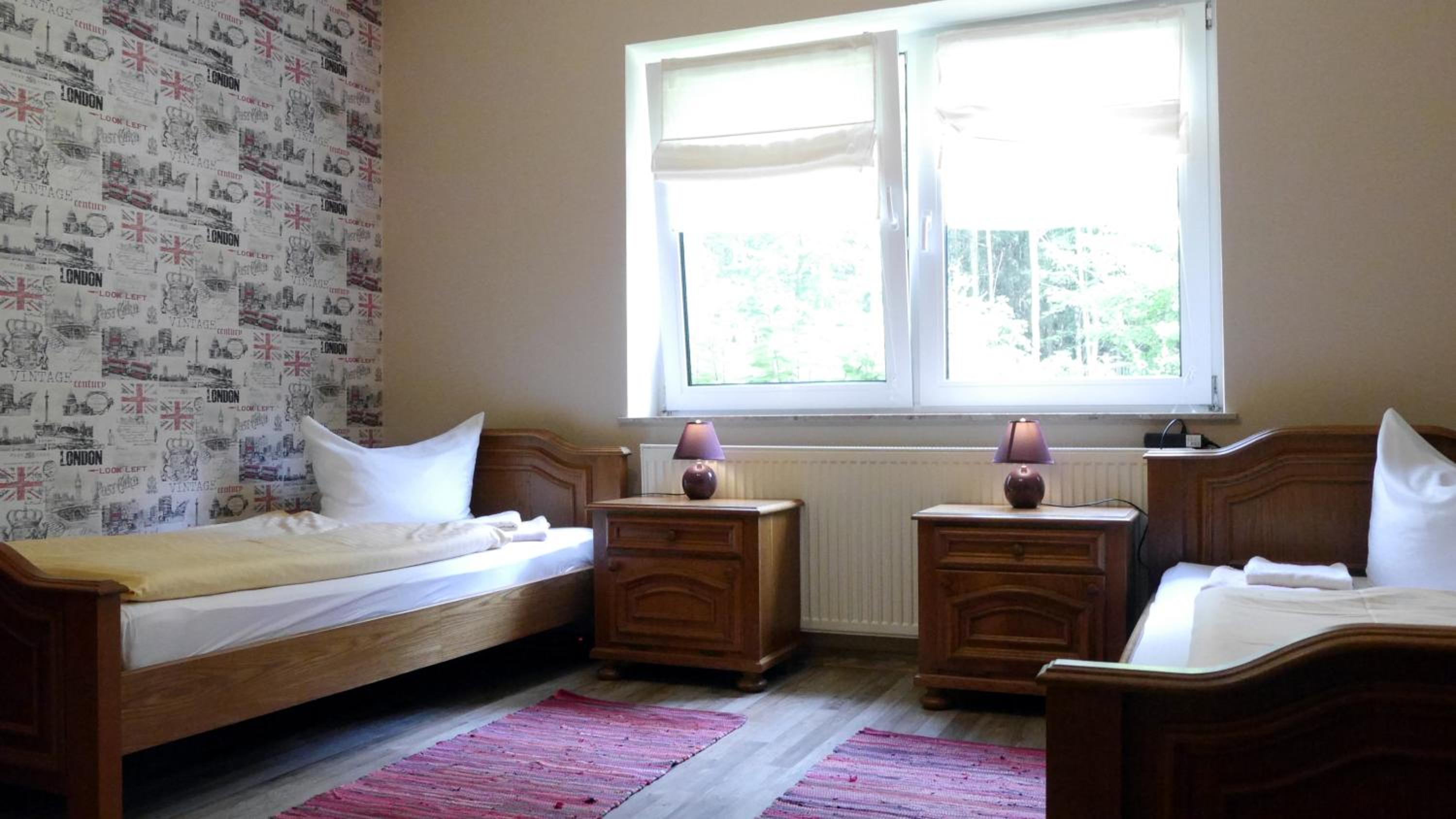 Standard Twin Room - Photo 4