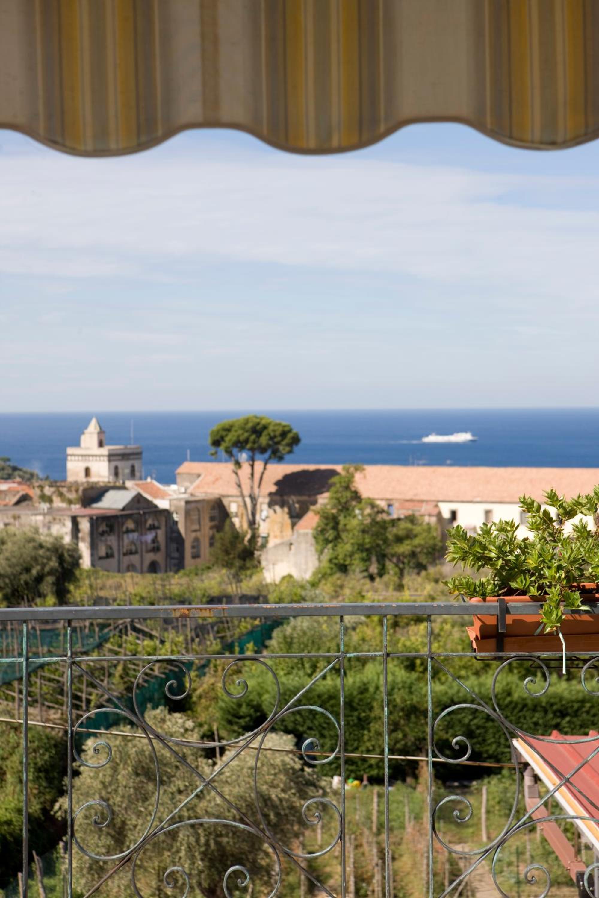 Double Room with Sea View - Photo 2