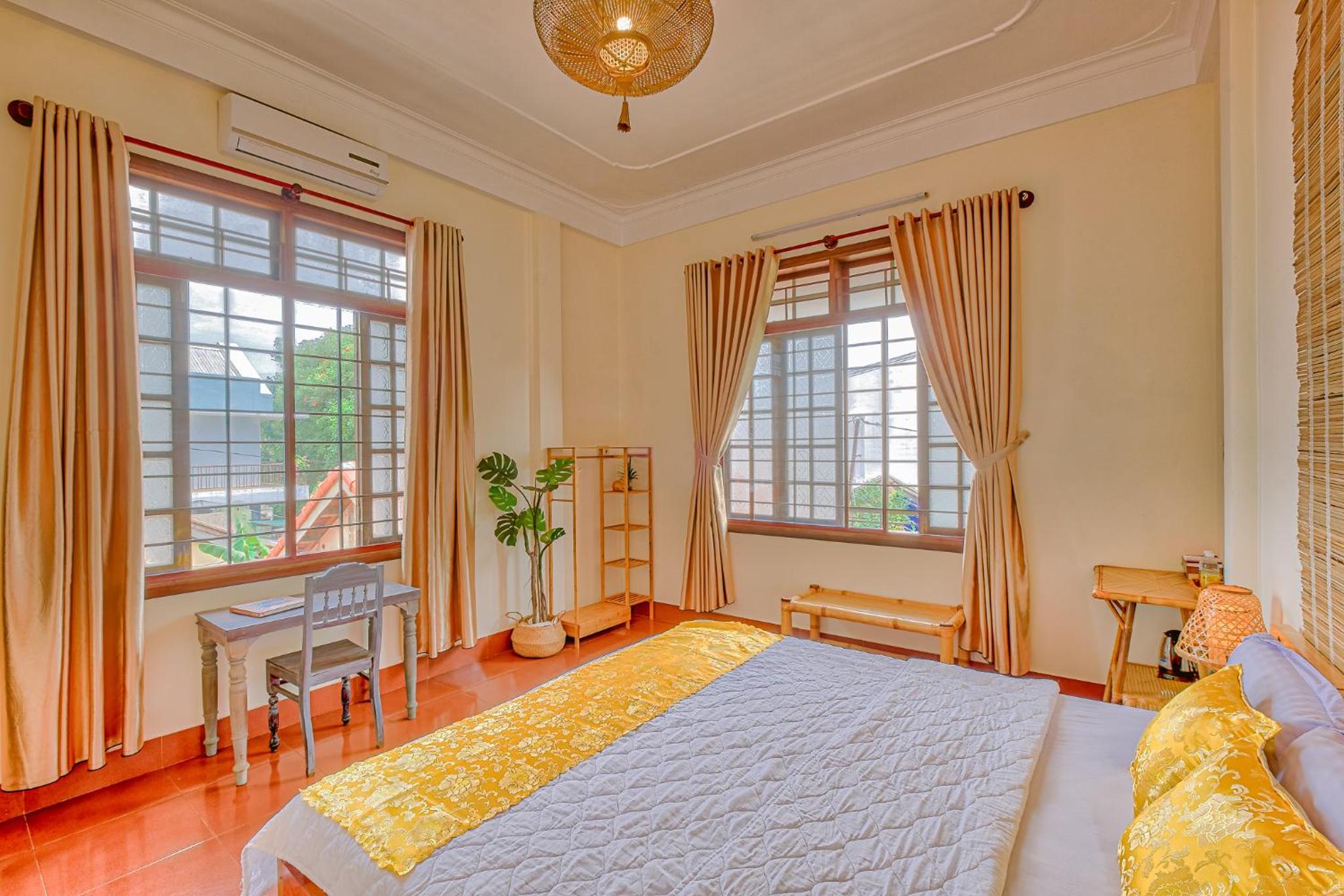 Superior King Room