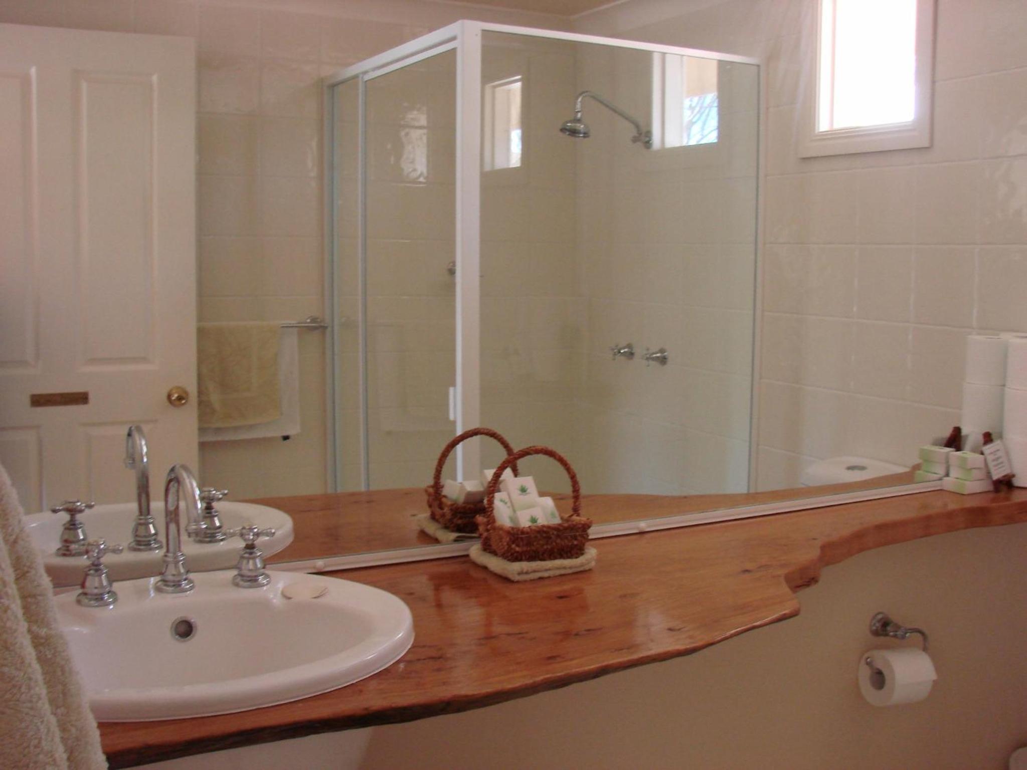 Three-Bedroom Cottage photo 2