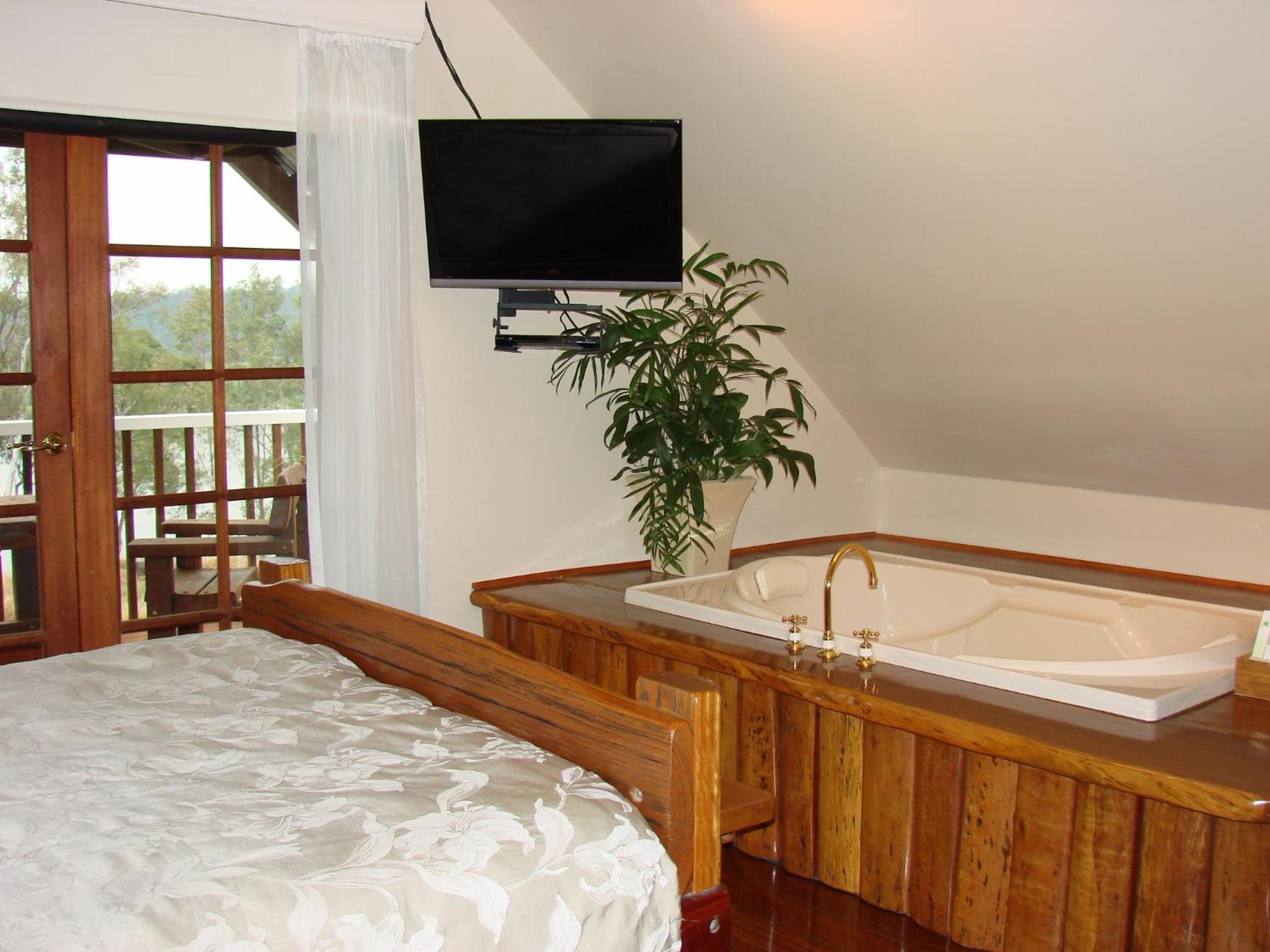 Deluxe Queen Room with River View - 2 photo 1