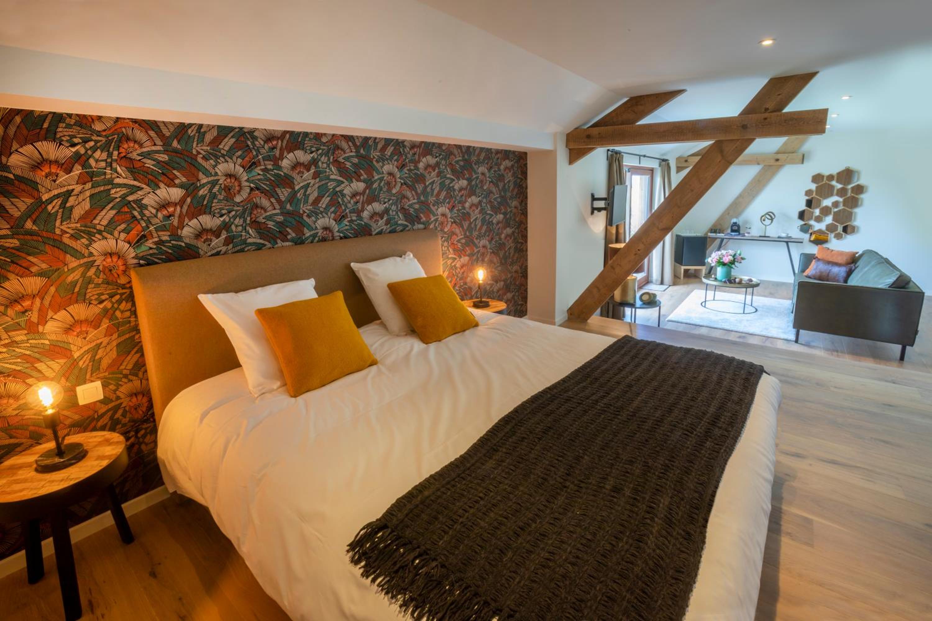 Deluxe Double Room with Balcony photo 1