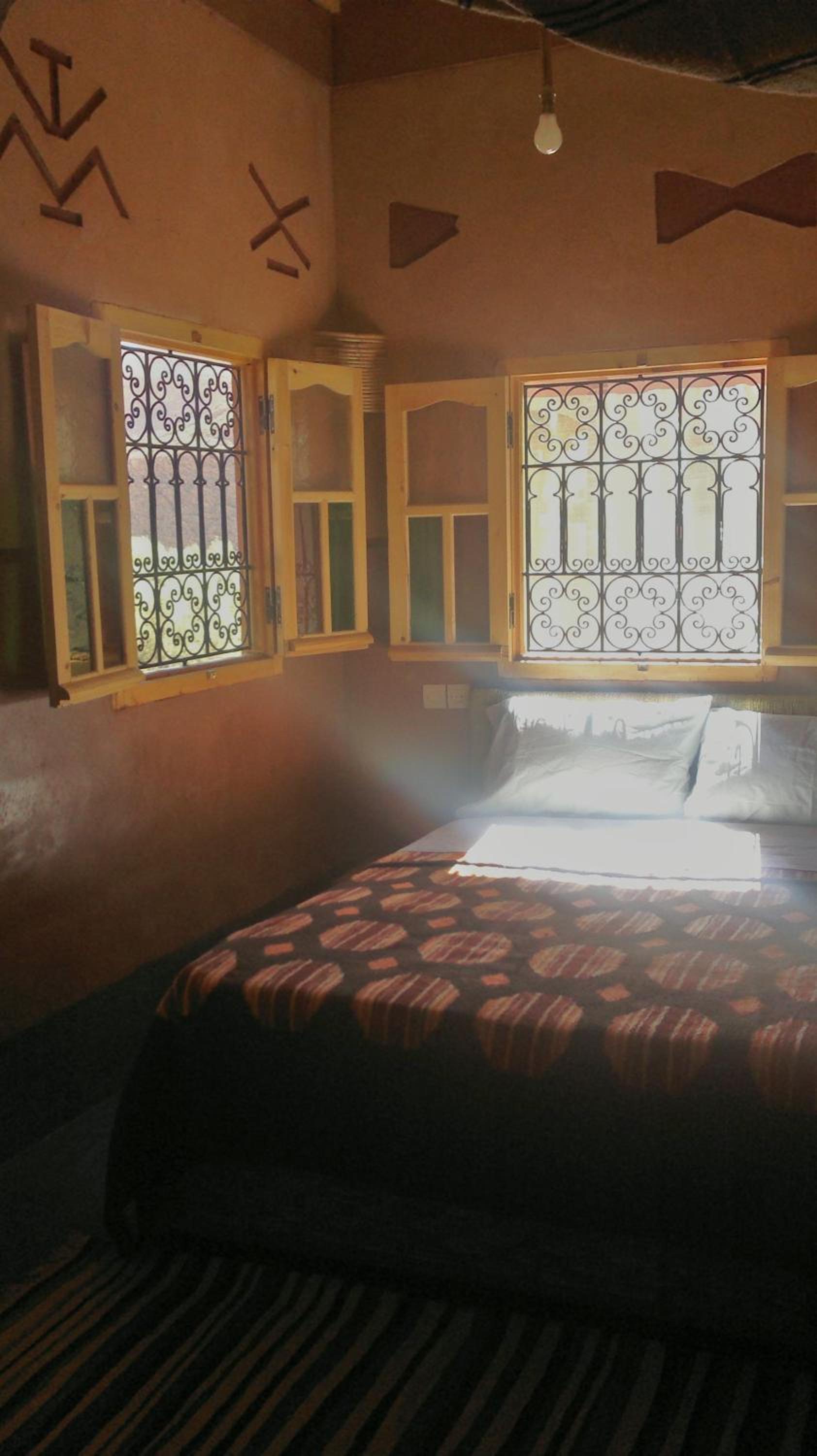Suite with Balcony - Photo 6