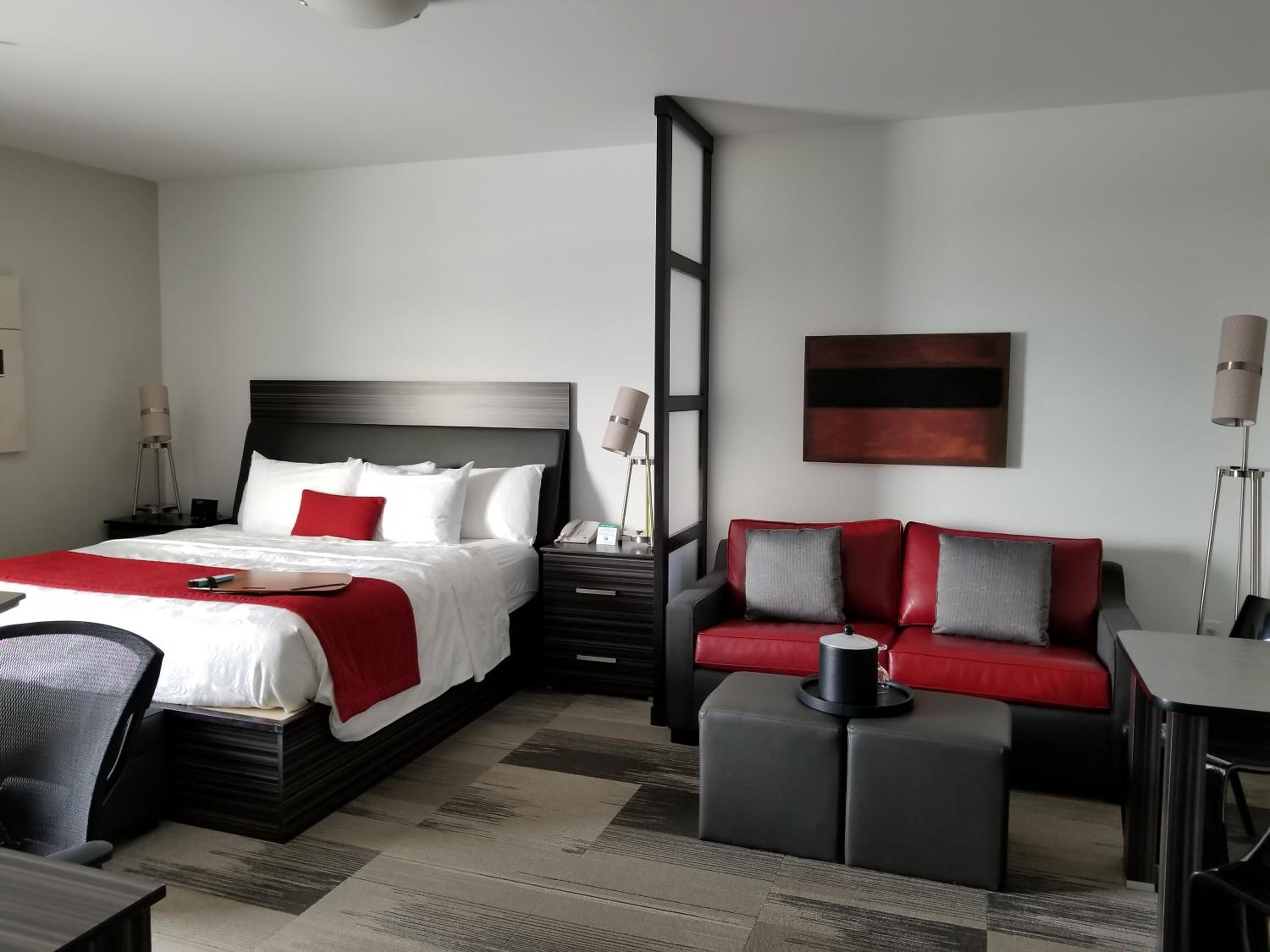 King Suite with Sofa Bed and Kitchen- Non-Smoking