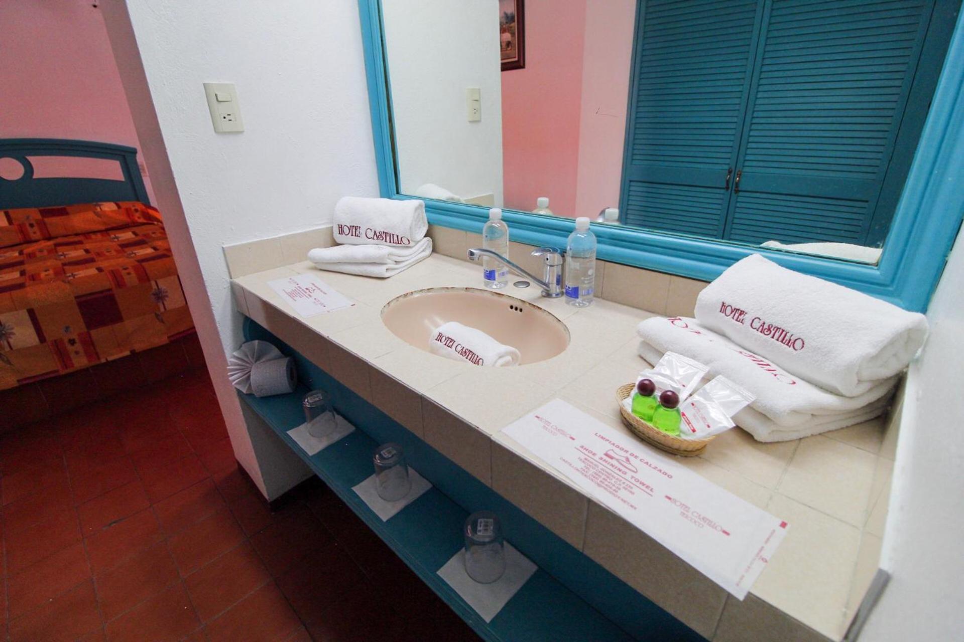 Quadruple Room with Bathroom photo 2
