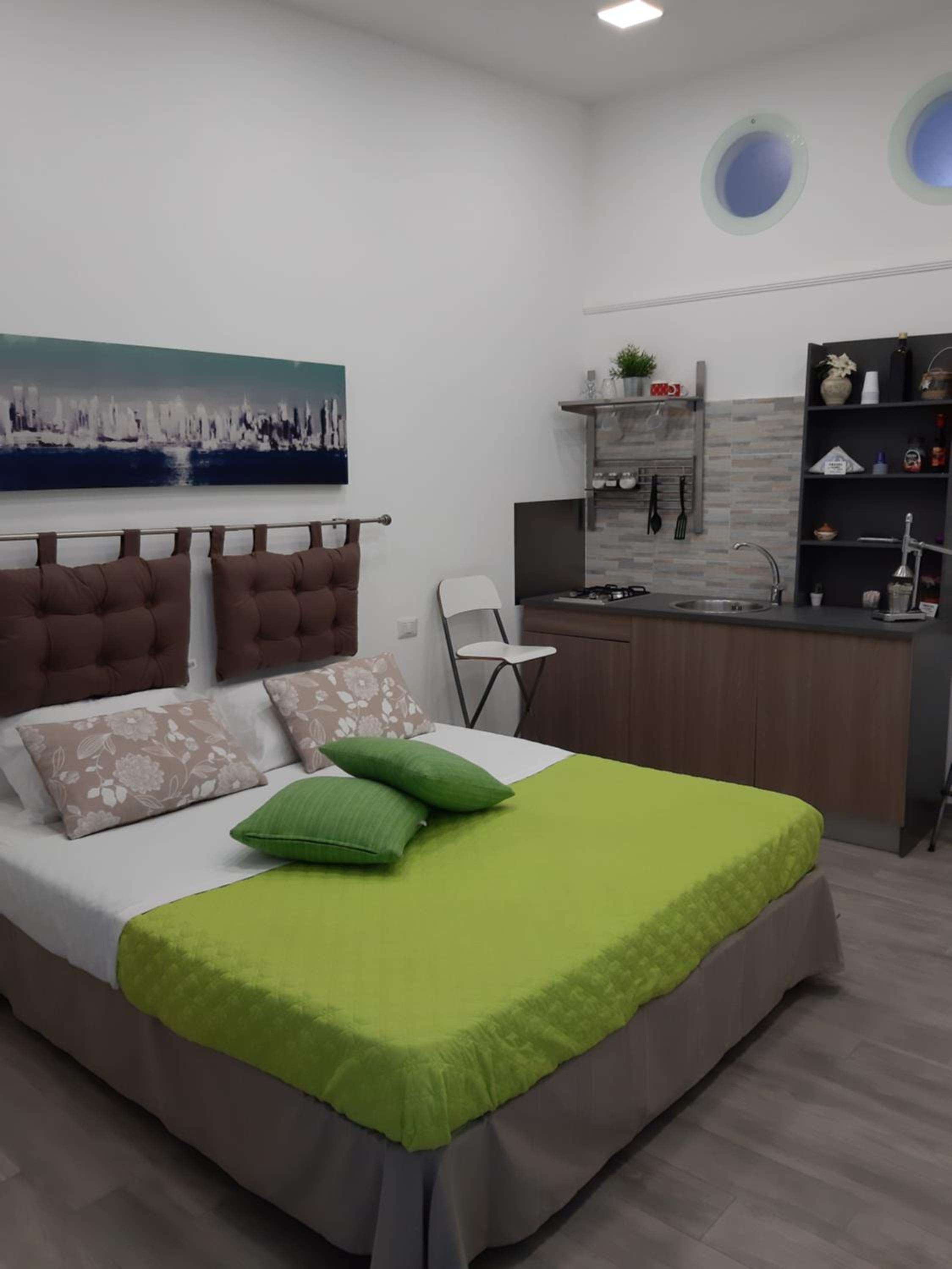 One-Bedroom House - Photo 7