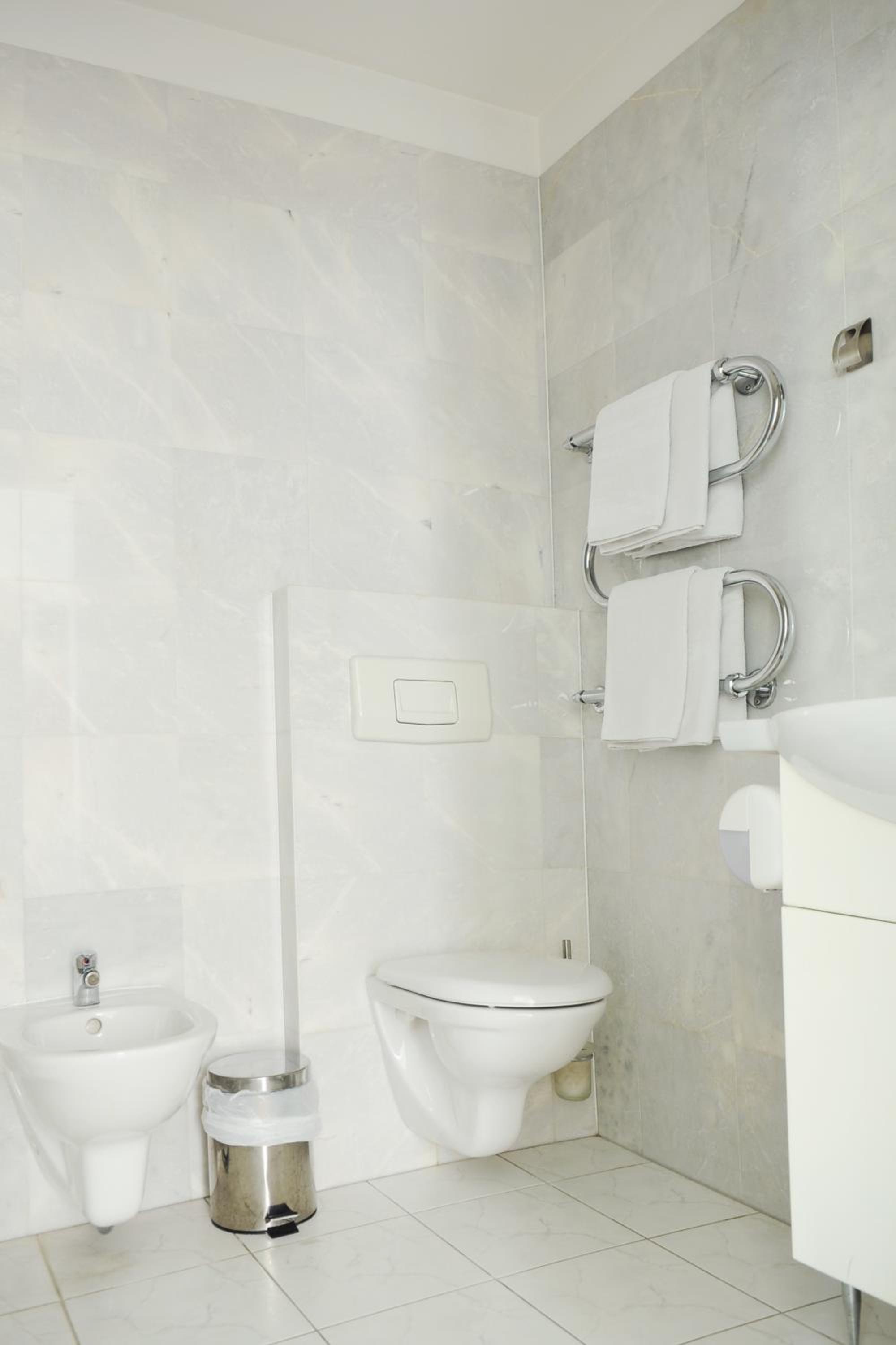 Suite - Photo 7