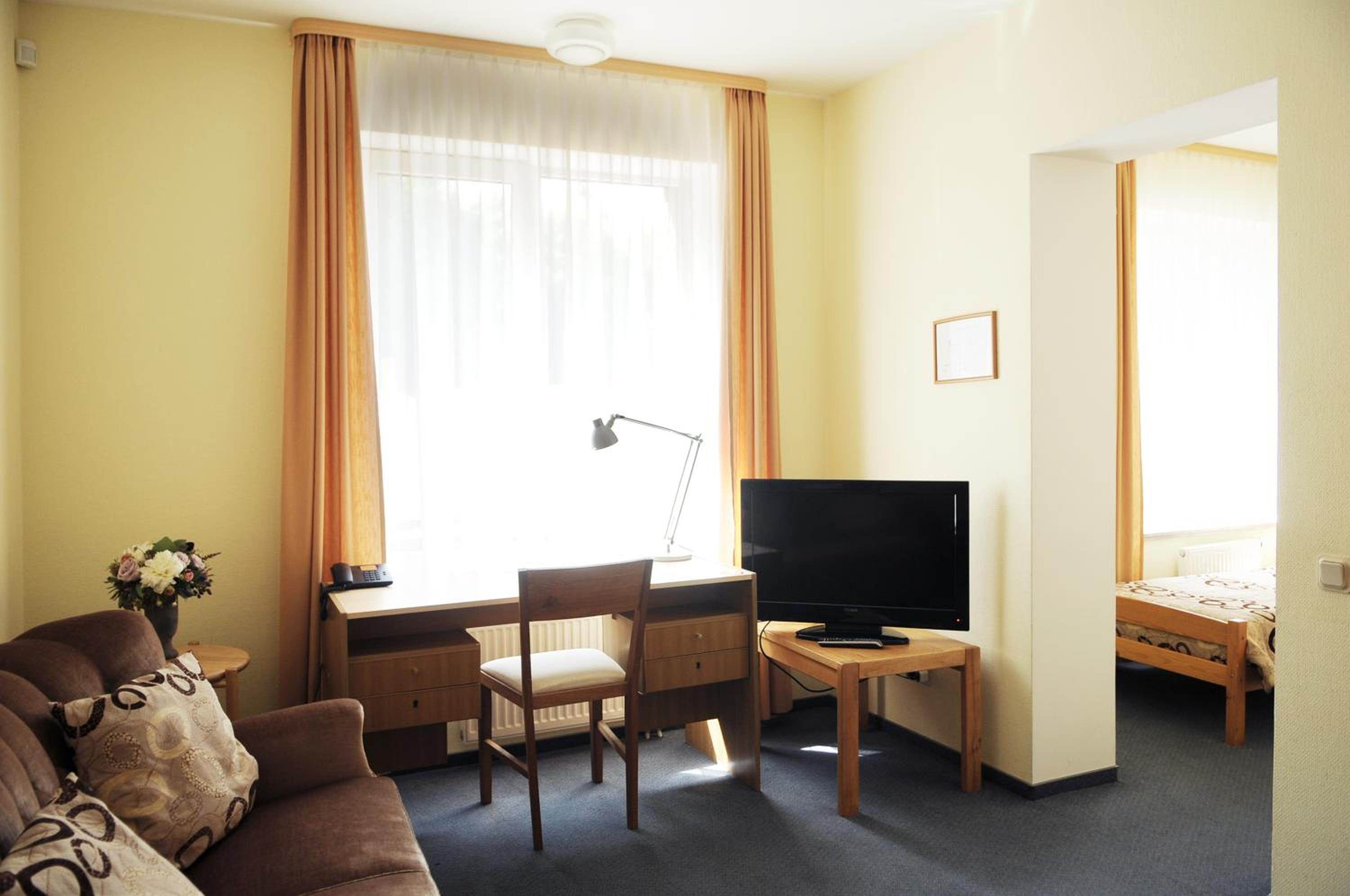 Standard Twin Room - Photo 1