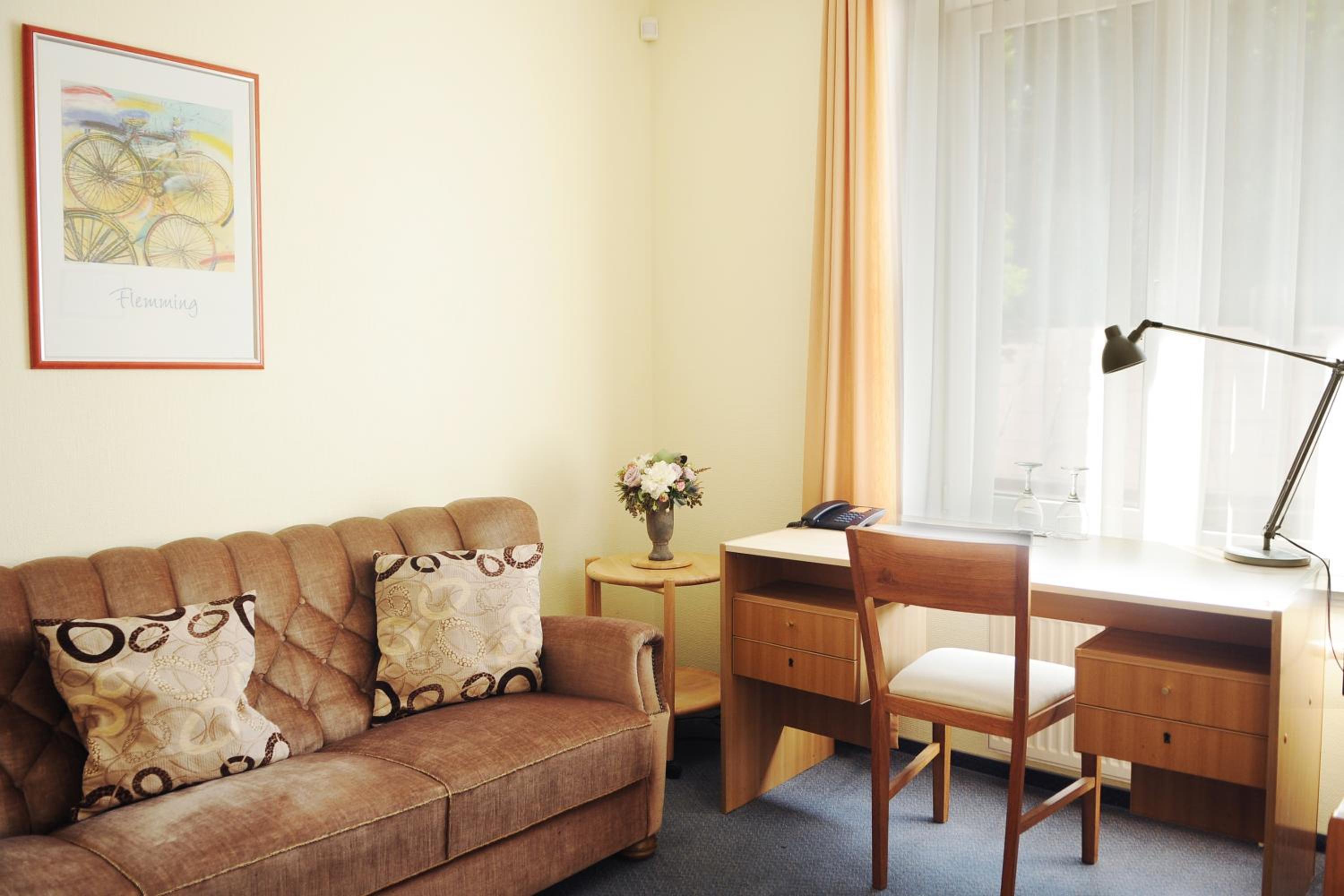 Standard Double Room - Photo 7