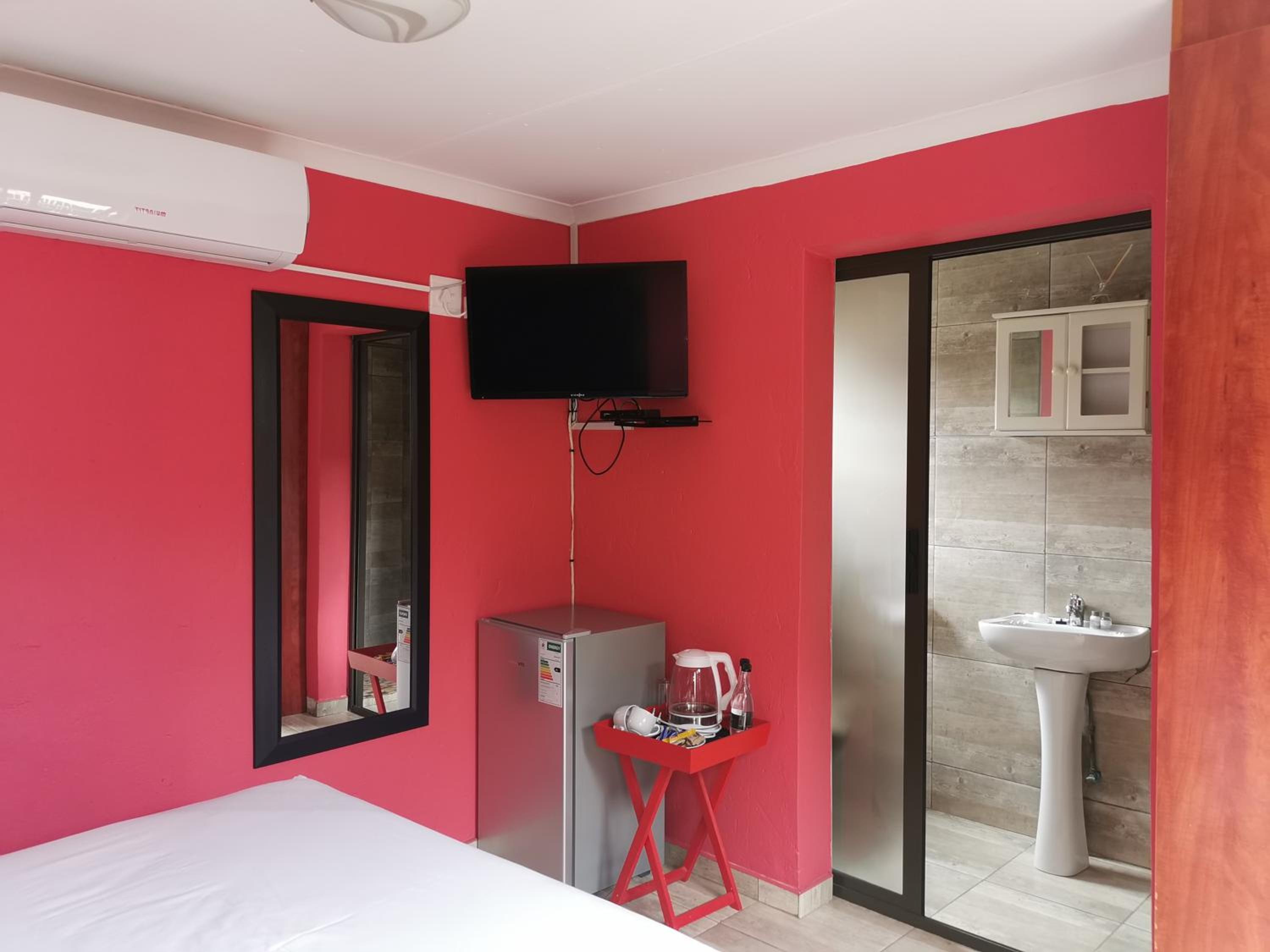 Deluxe Suite - Photo 1