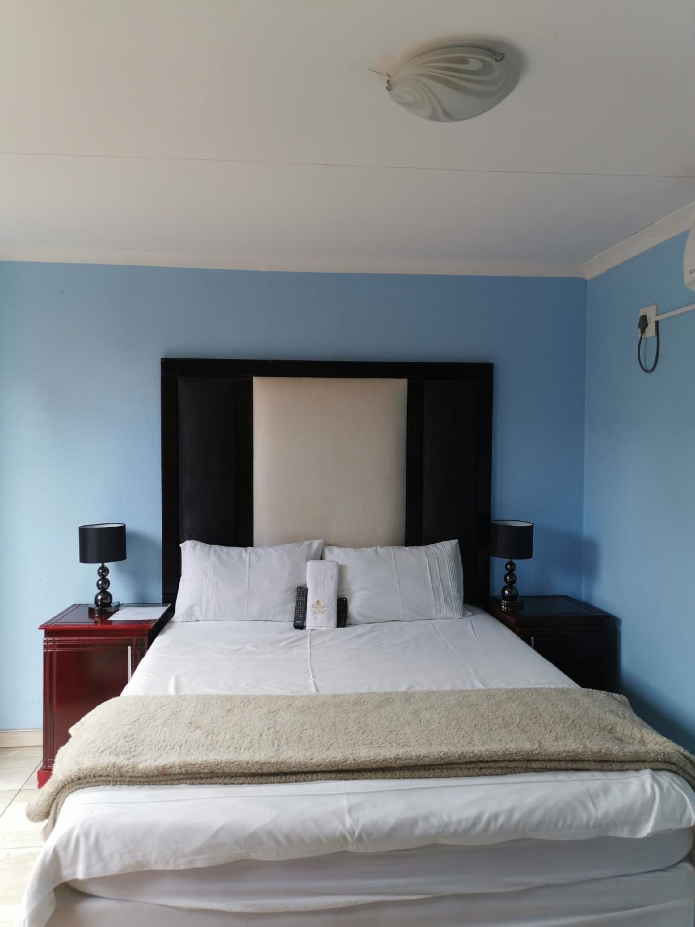 Deluxe Suite - Photo 7